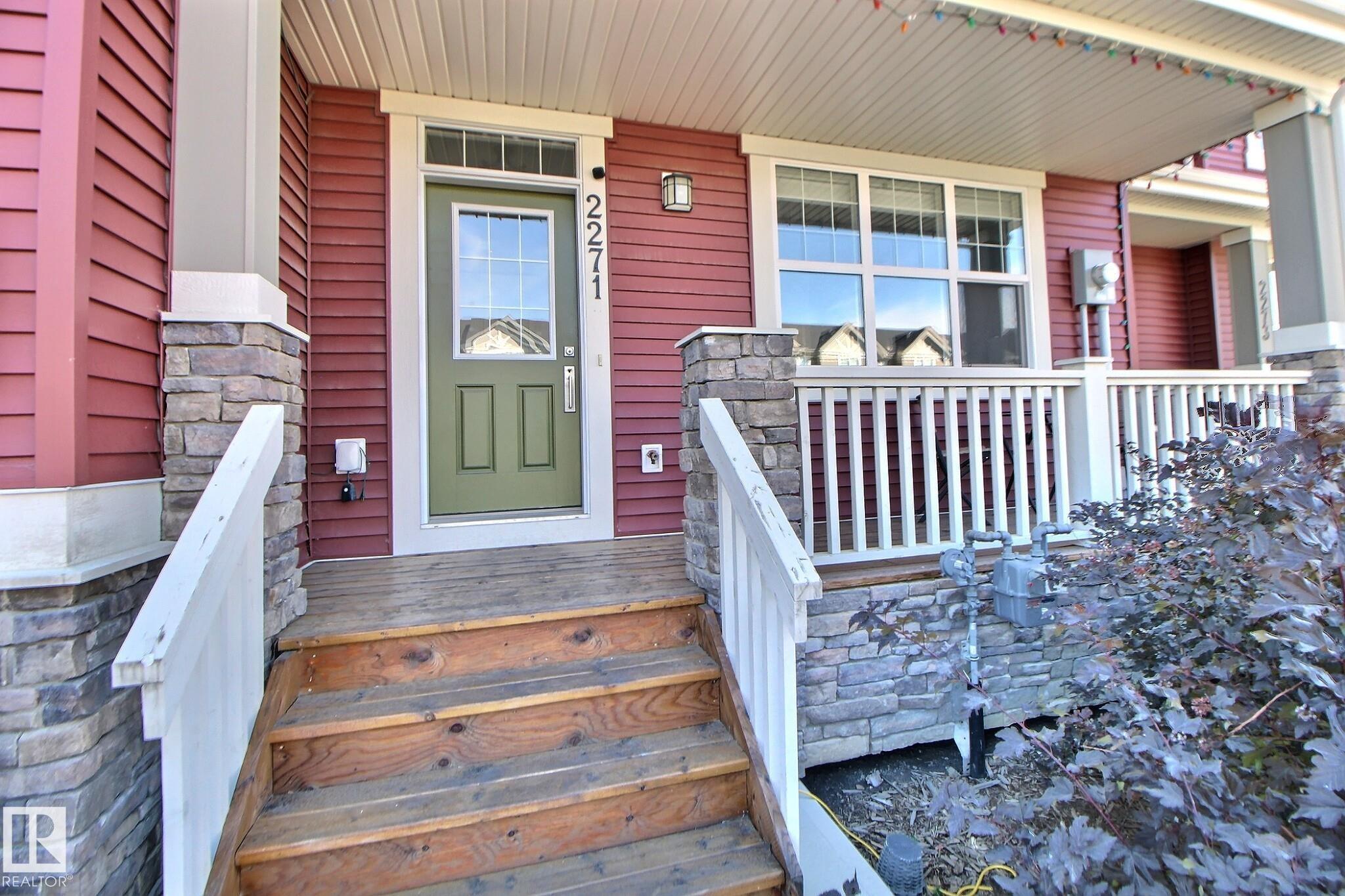 2271 Glenridding Bv Blvd SW, Edmonton, AB T6W 3P4