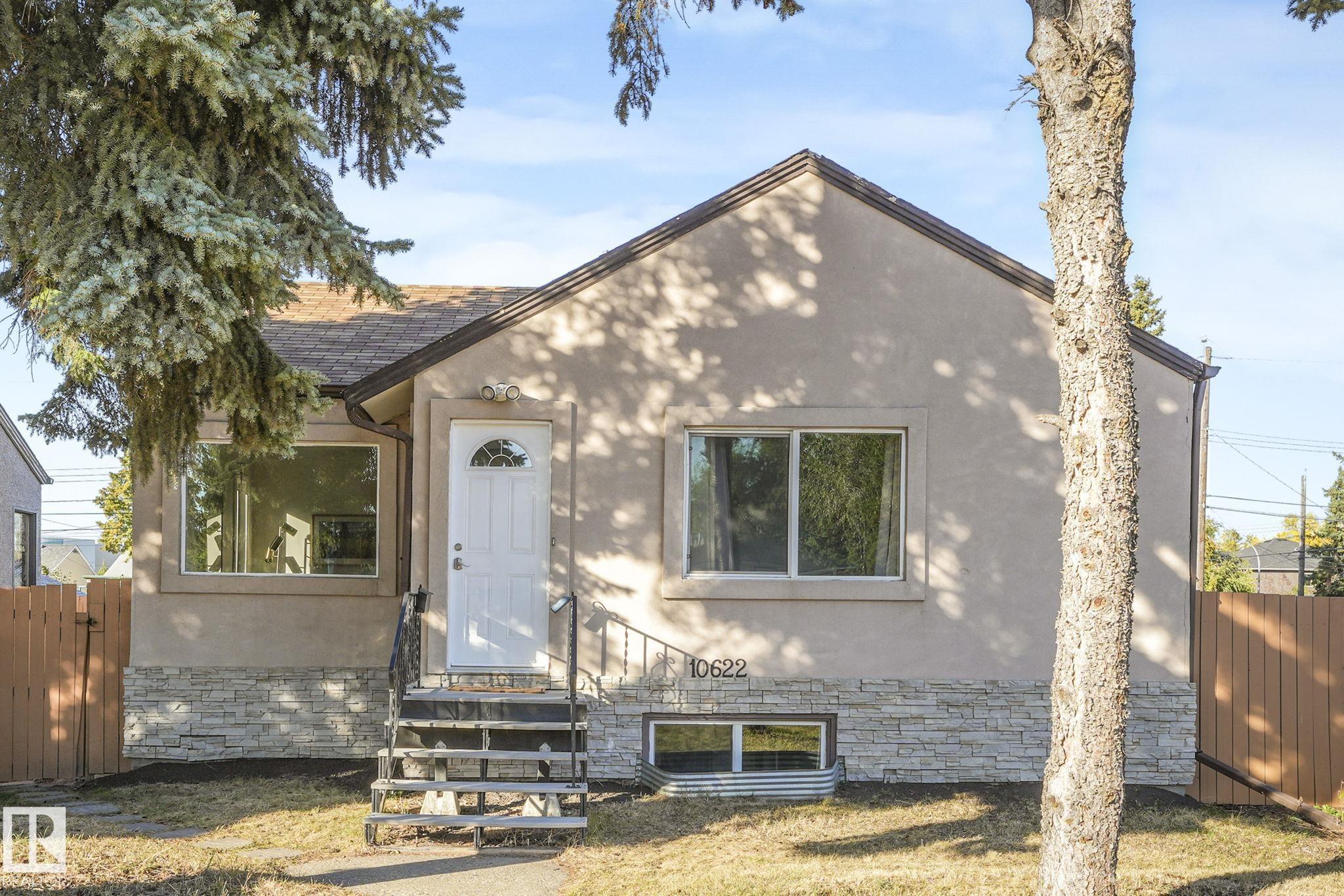 61 Av Nw Unit 10622 Ave, Edmonton, AB T6H 1L7