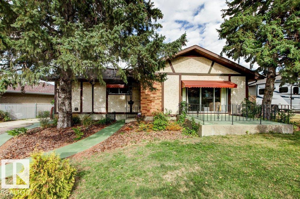 106 Av Nw Unit 4628 Ave #a, Edmonton, AB T6A 1J4