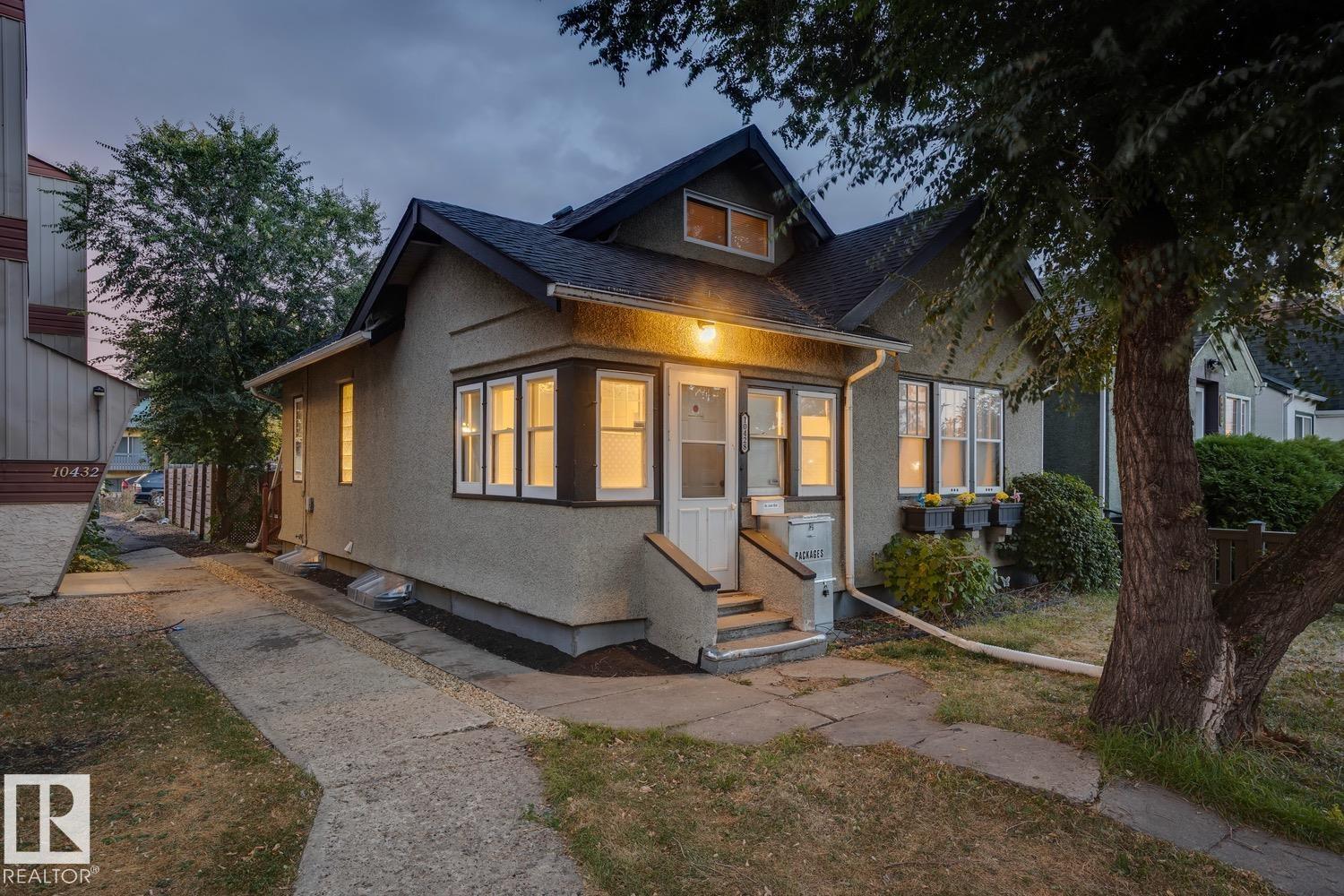 76 Av Nw Unit 10428 Ave, Edmonton, AB T6E 1L1