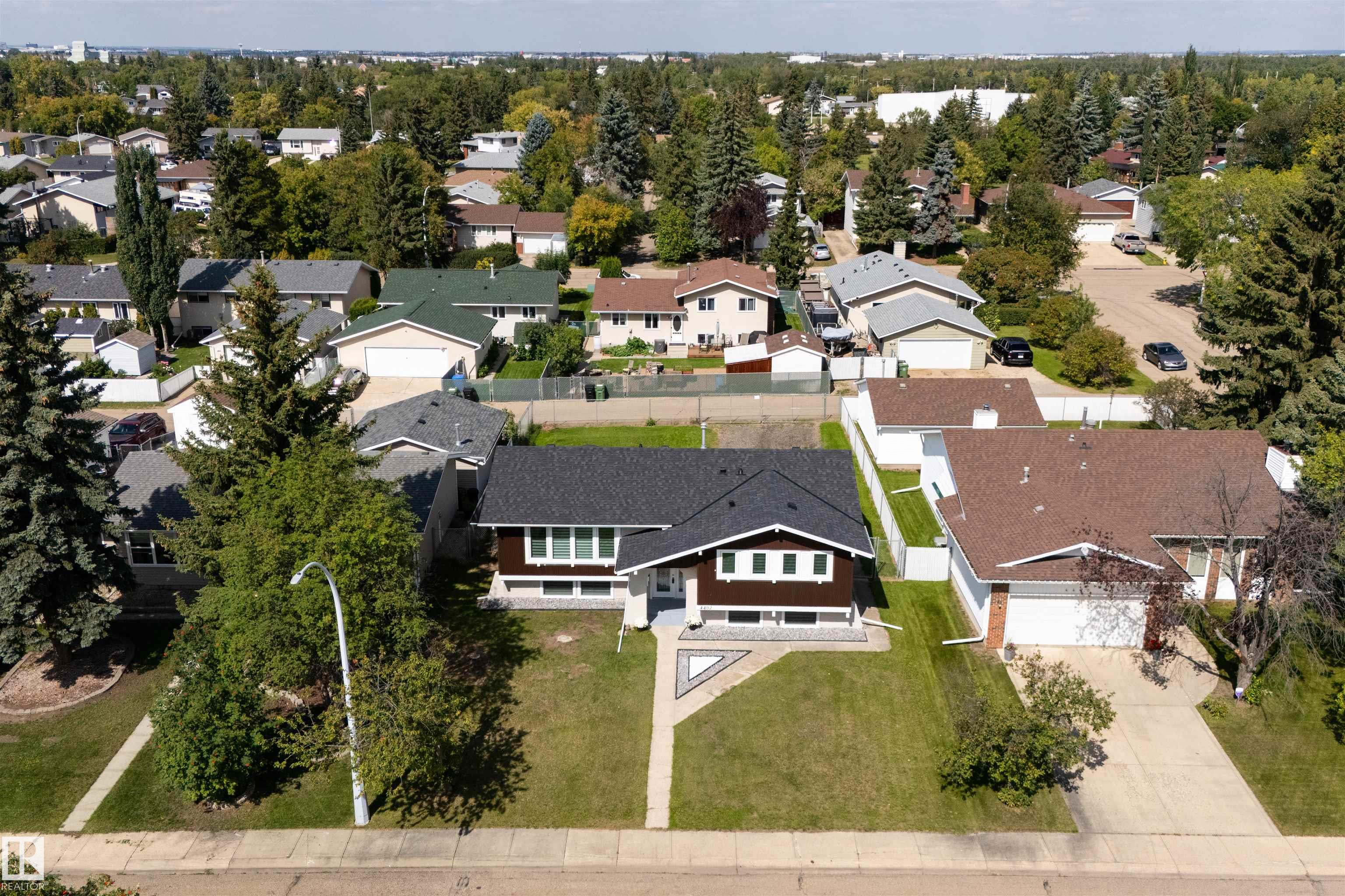 42 Av Unit 4402 Ave #b, Leduc, AB T9E 4R9