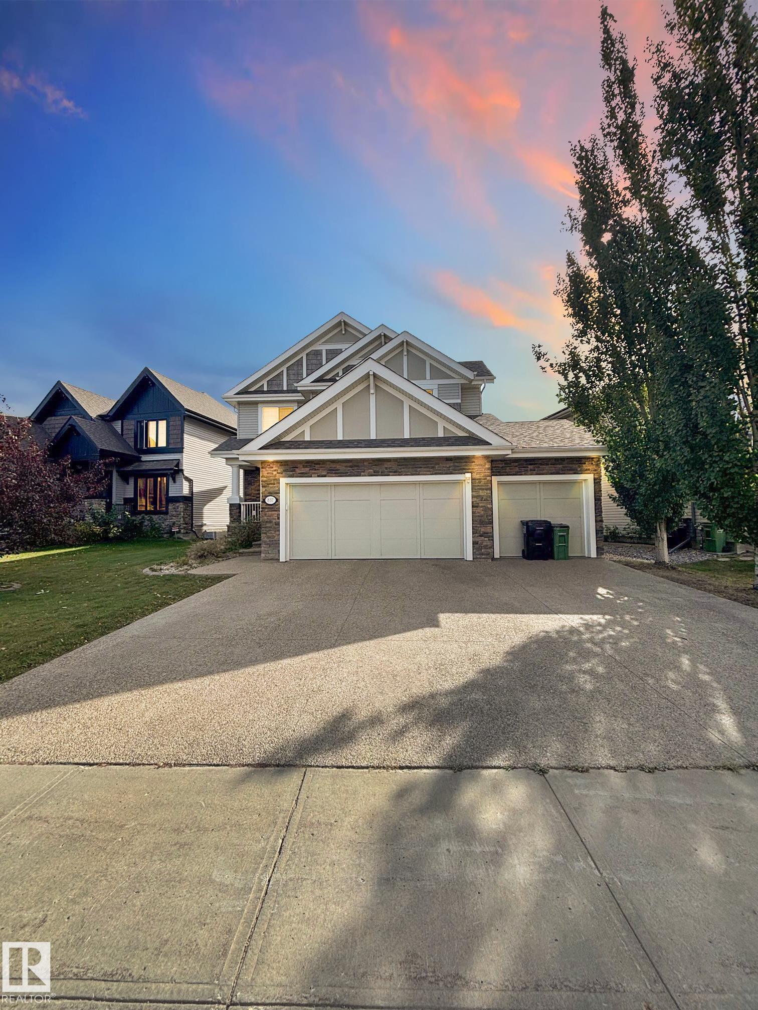 837 Hodgins Rd NW, Edmonton, AB T6M 0K8