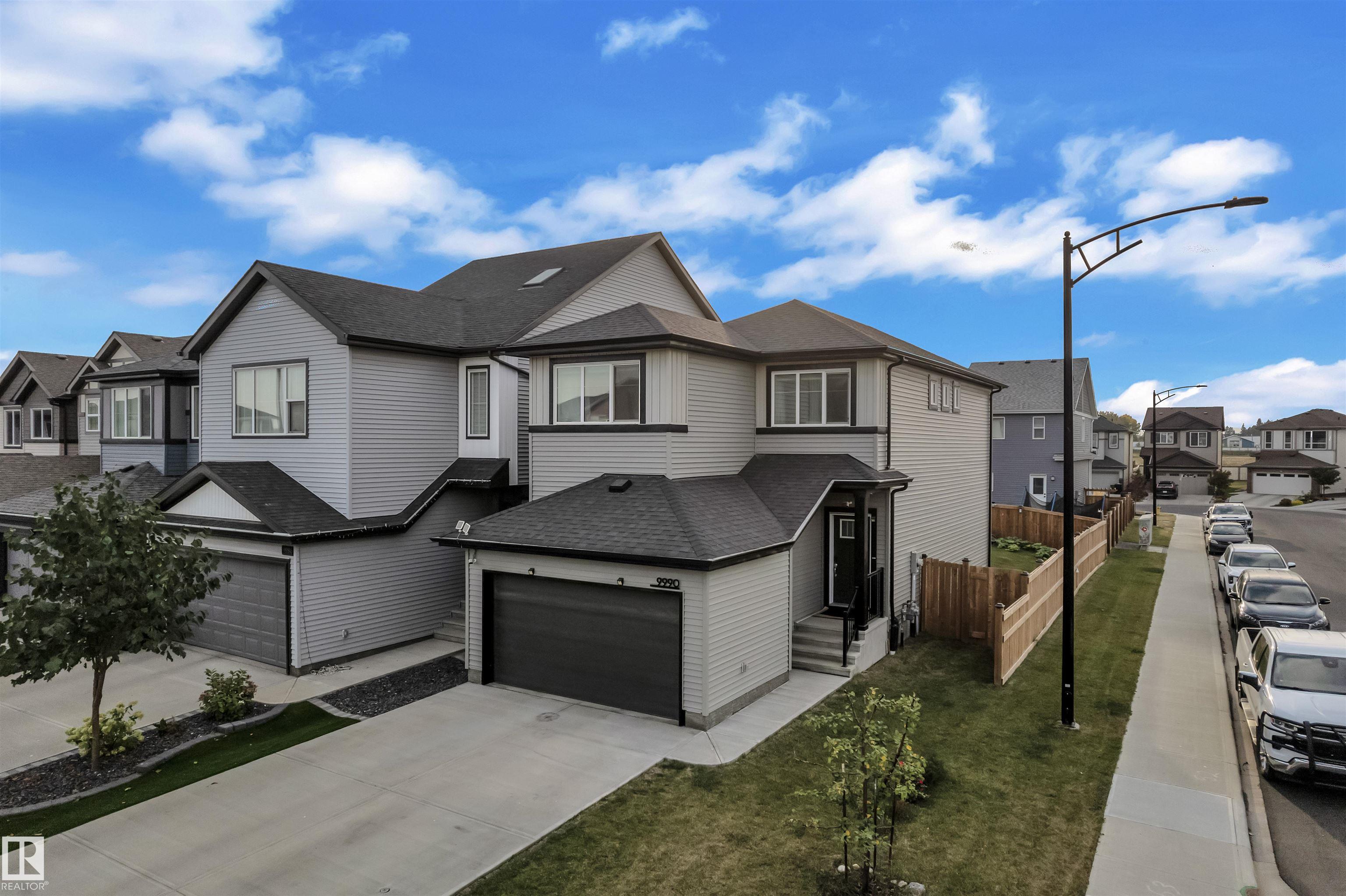 205 St Nw Unit 9990 St #a, Edmonton, AB T5T 7N4