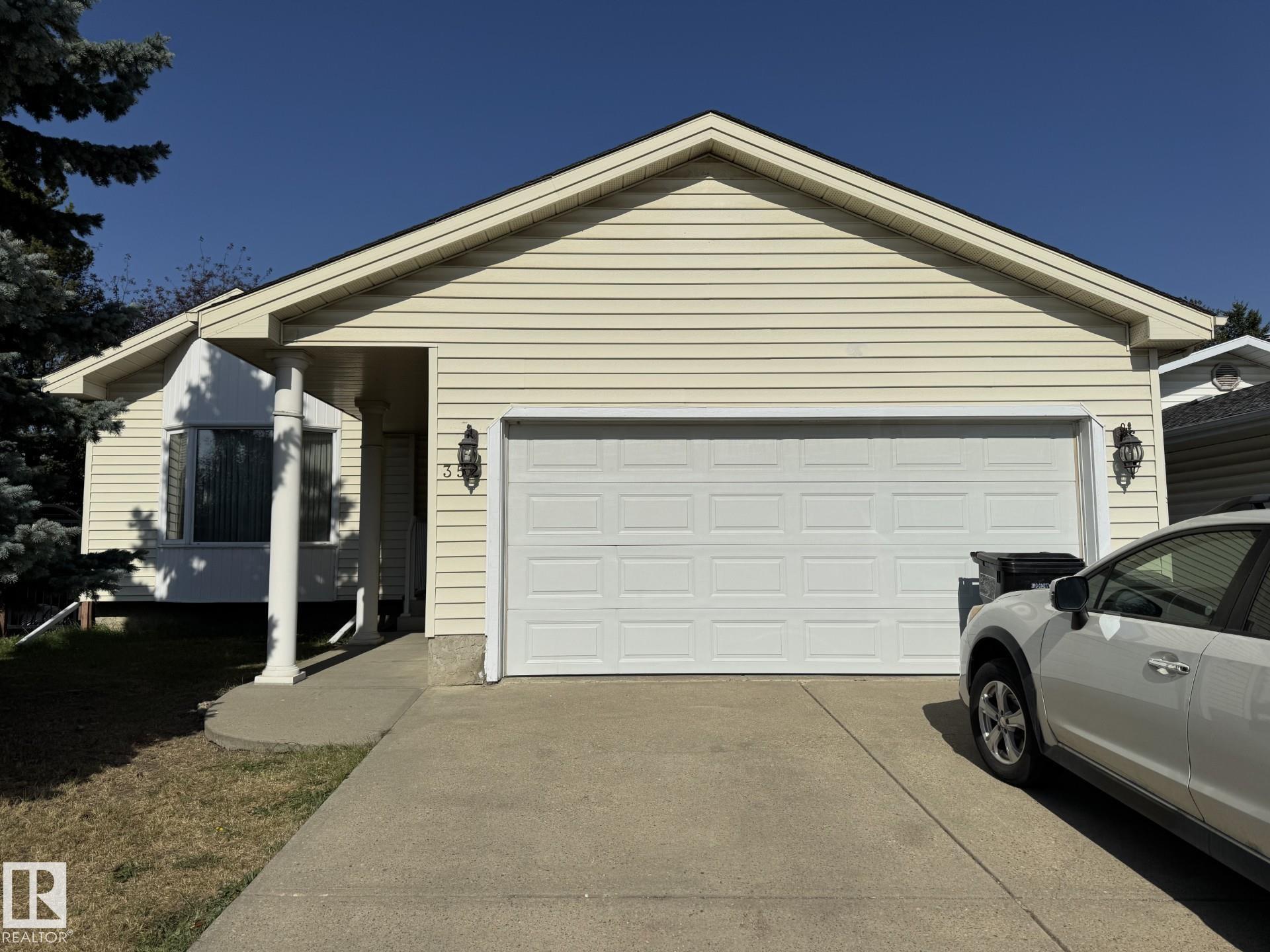352 Warwick Rd NW, Edmonton, AB T5X 5N4