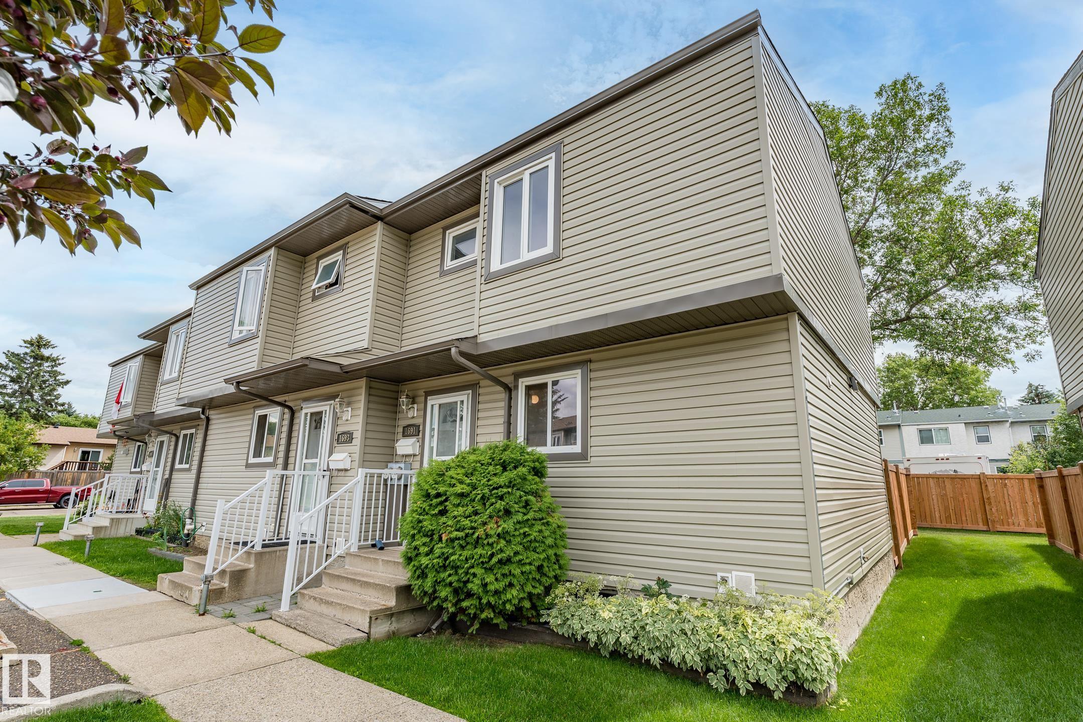 1691 Lakewood Road South NW, Edmonton, AB T6K 3B9