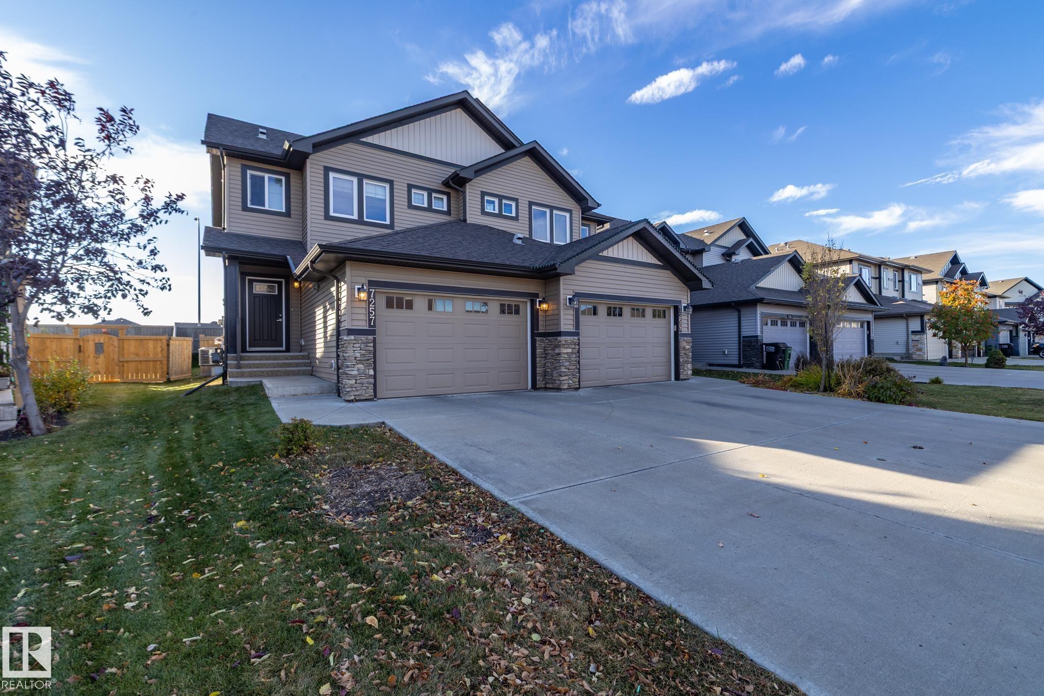 7257 Armour Cr Cres SW, Edmonton, AB T6W 2S1