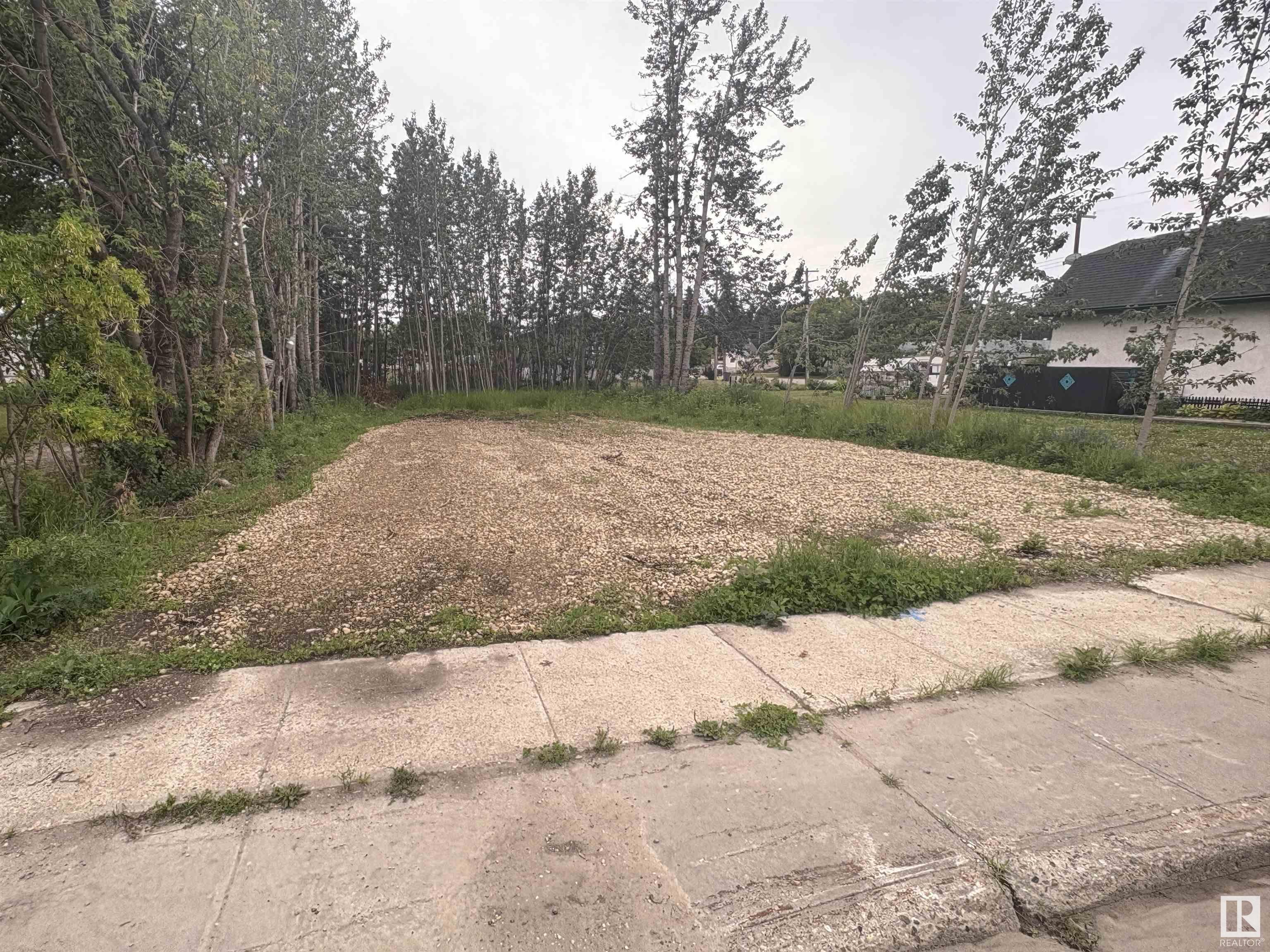 50 Av Unit 5121 Ave, Entwistle, AB T0E 0S0