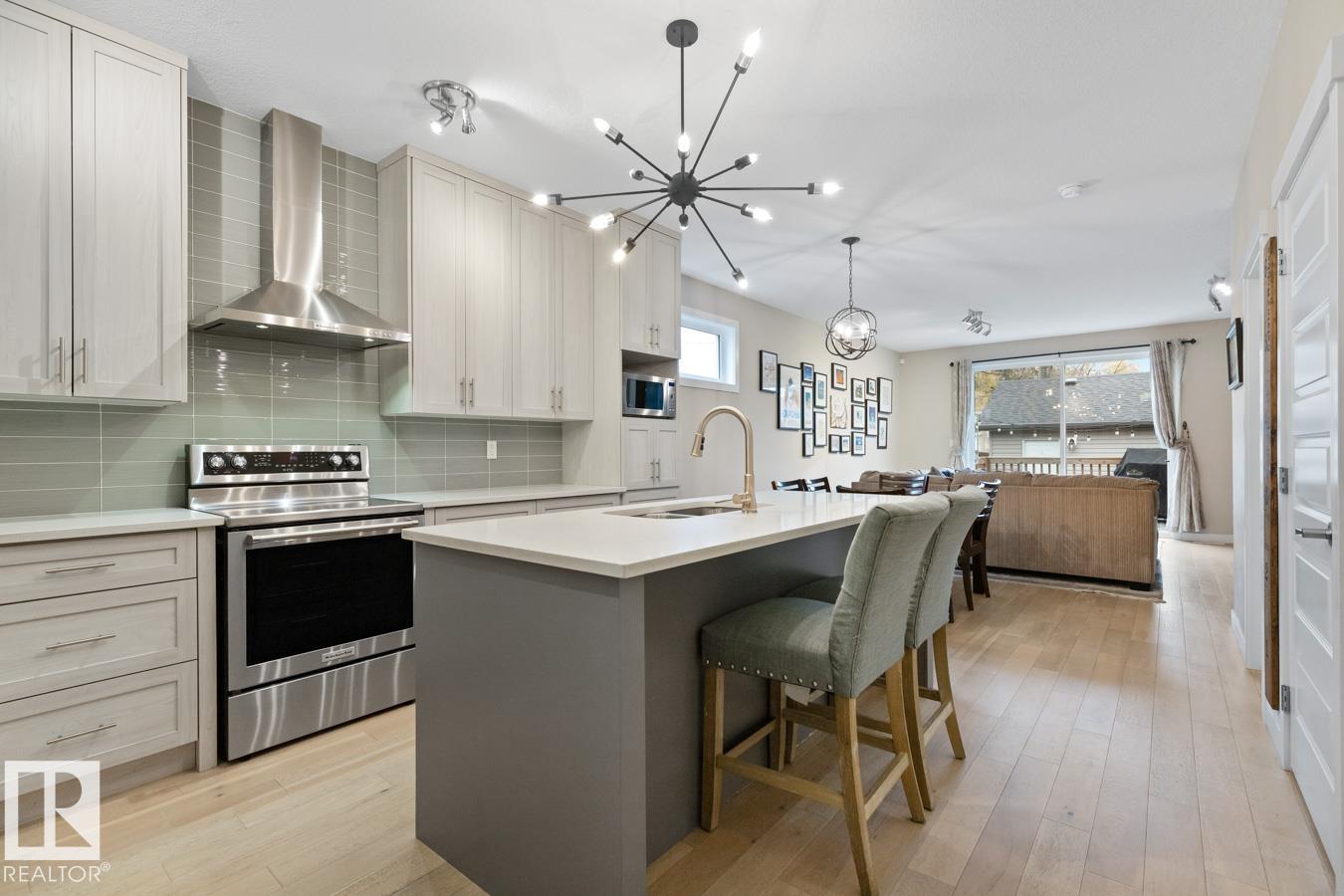 155 St Nw Unit 9535 St, Edmonton, AB T5P 2K3