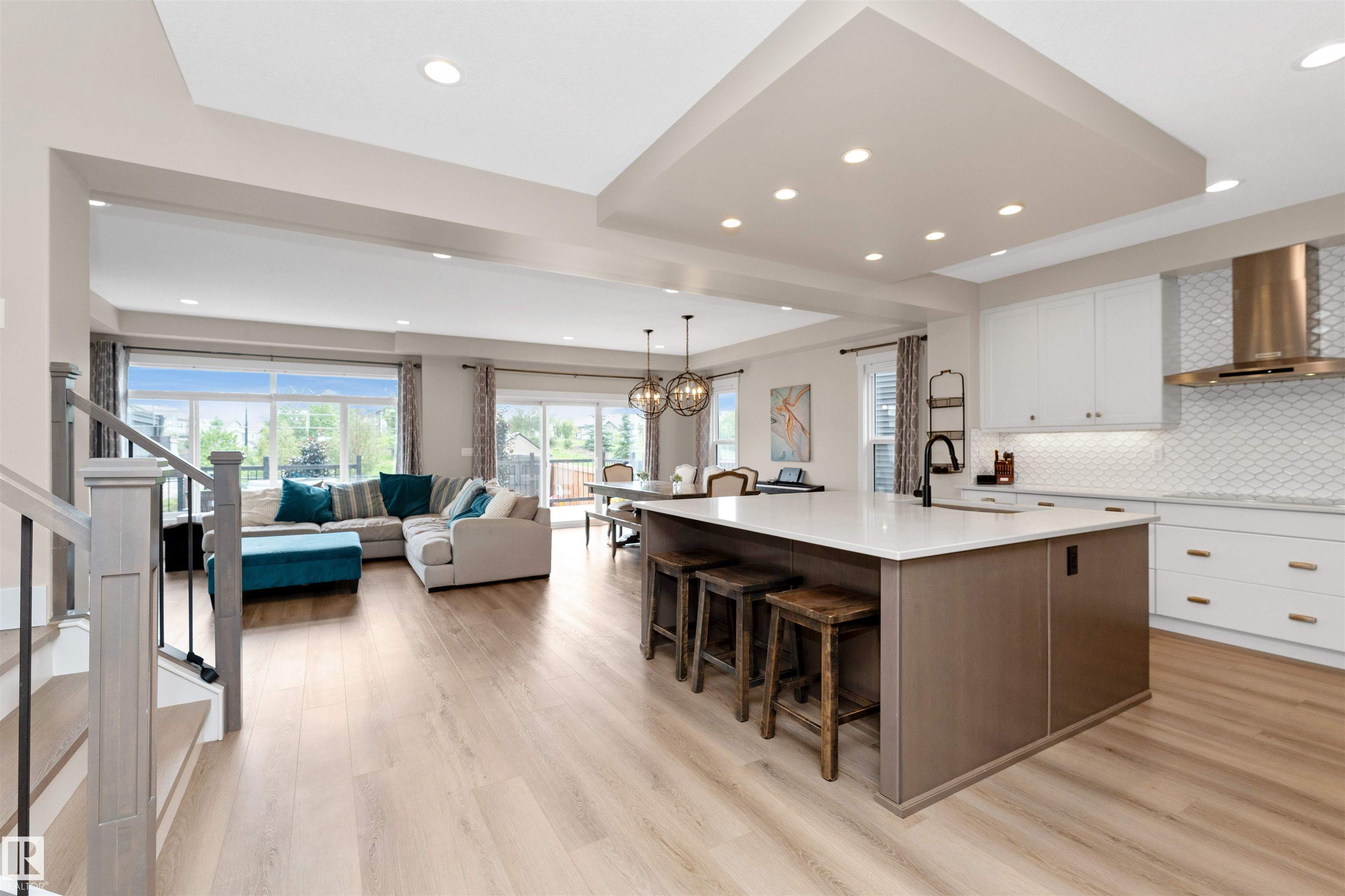2015 Price Landing Ld SW, Edmonton, AB T6W 3P8
