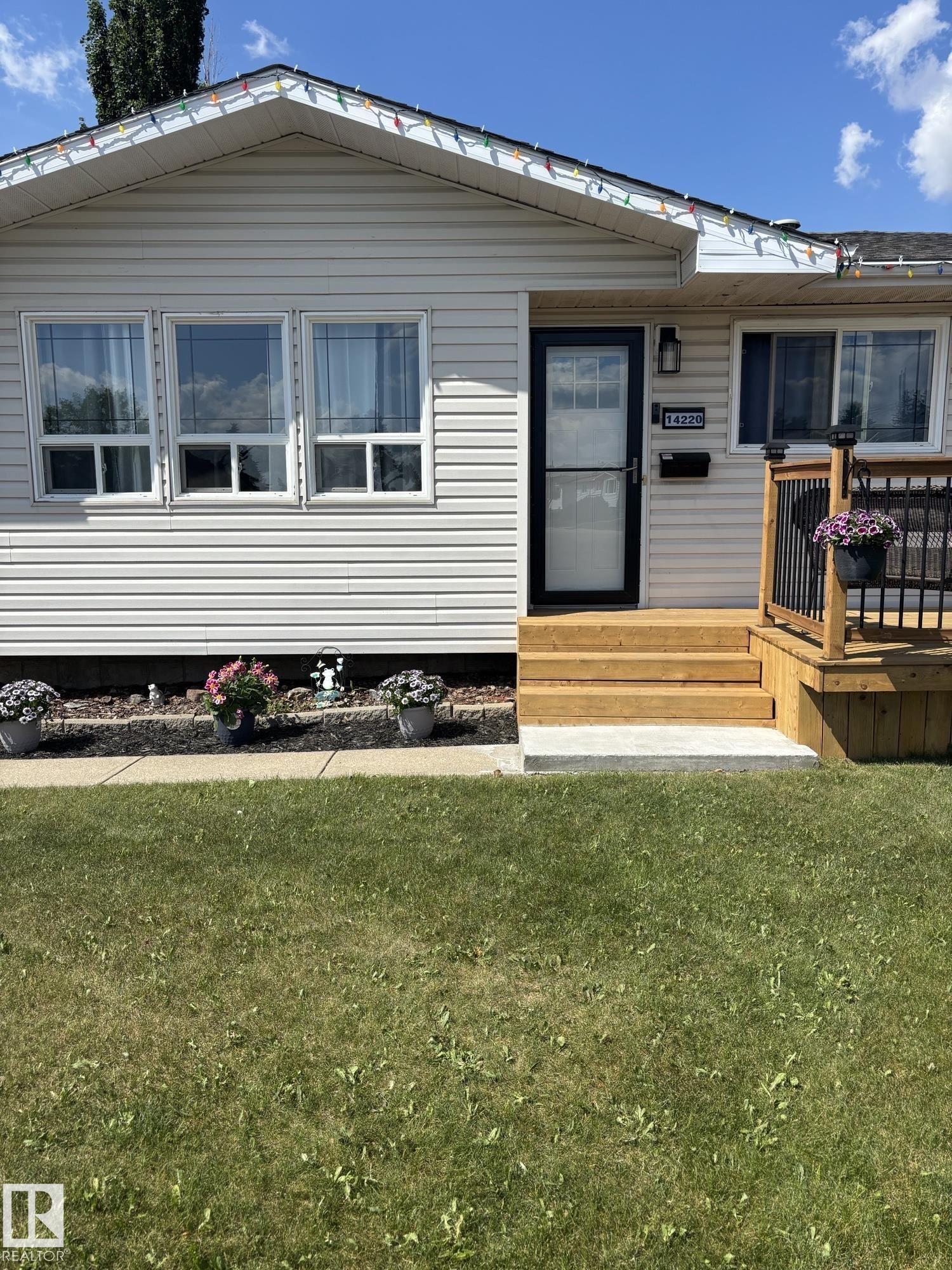 57 St Nw Unit 14220 St, Edmonton, AB T5A 1M7