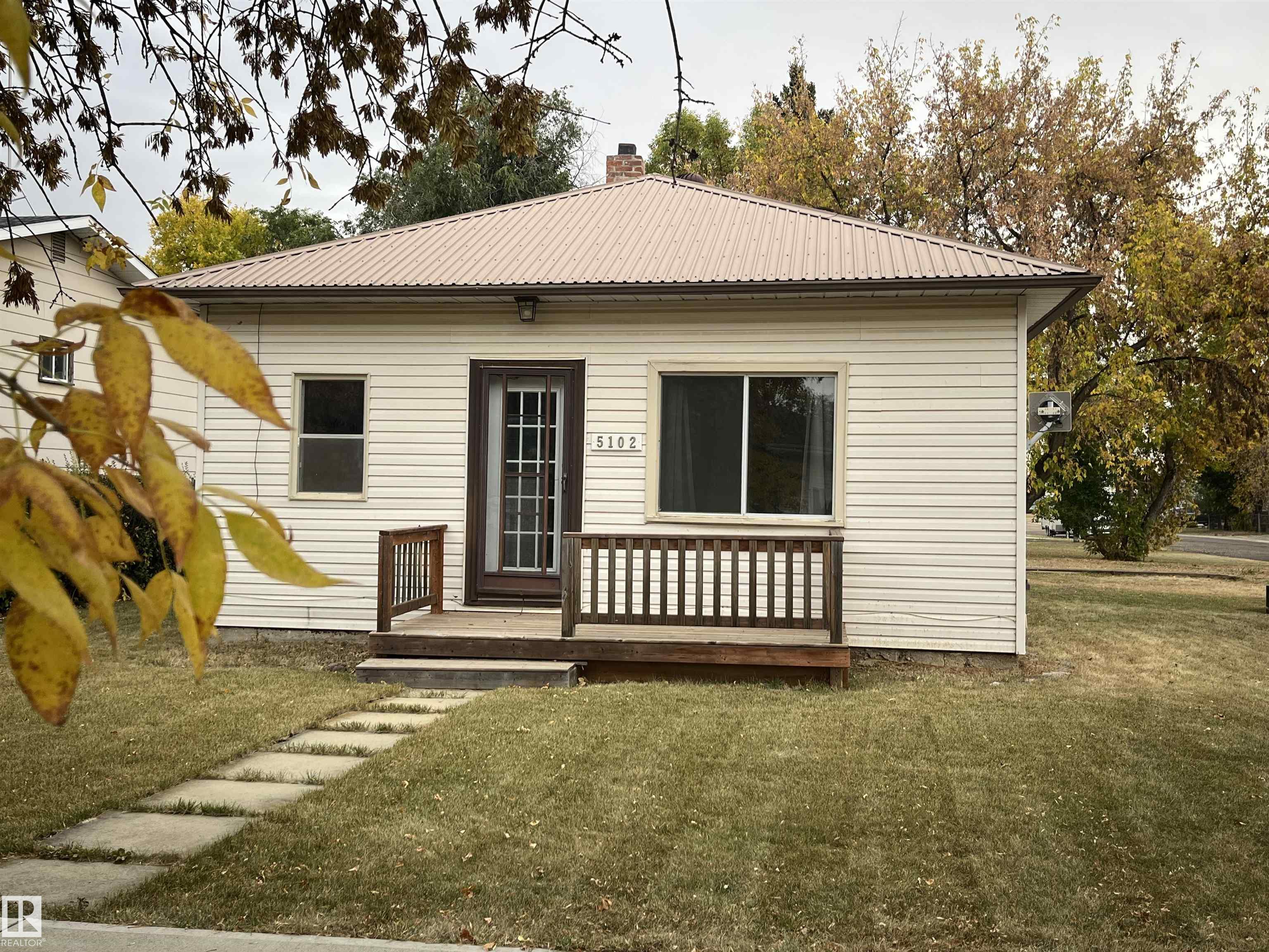 53 St Unit 5102 St, Daysland, AB T0B 1A0