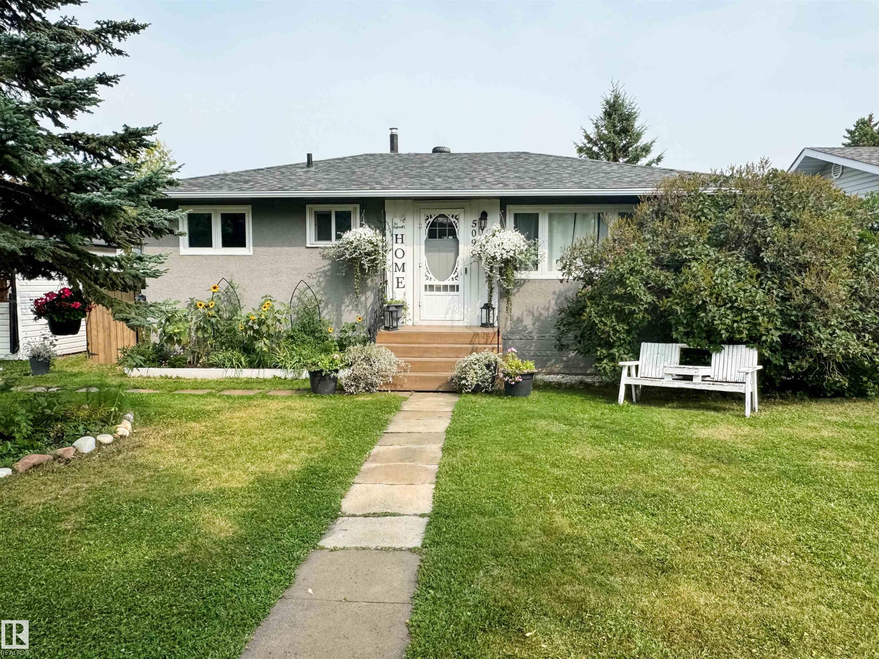 45 St Unit 5099 St, Drayton Valley, AB T7A 1C2