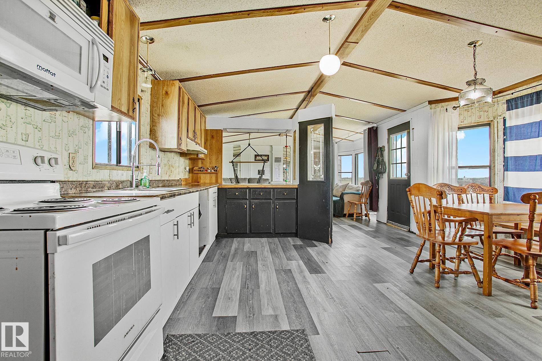 13409 Hwy 14, Rural Beaver County, AB T0B 4N0