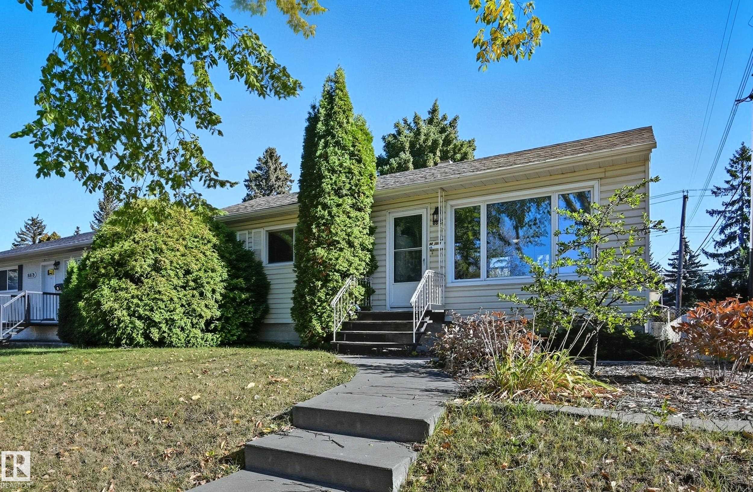 76 St Nw Unit 8815 St, Edmonton, AB T6C 2K1