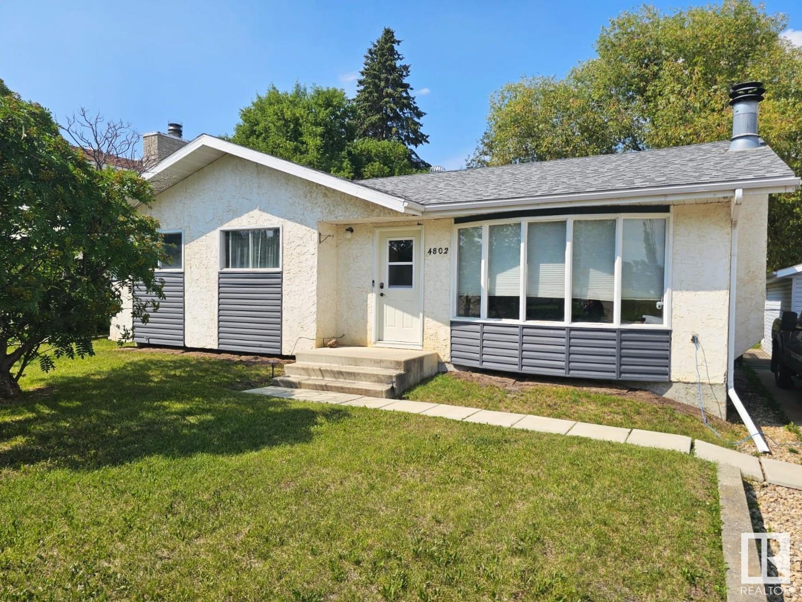 4802 Mackenzie Ave, Drayton Valley, AB T7A 1A5