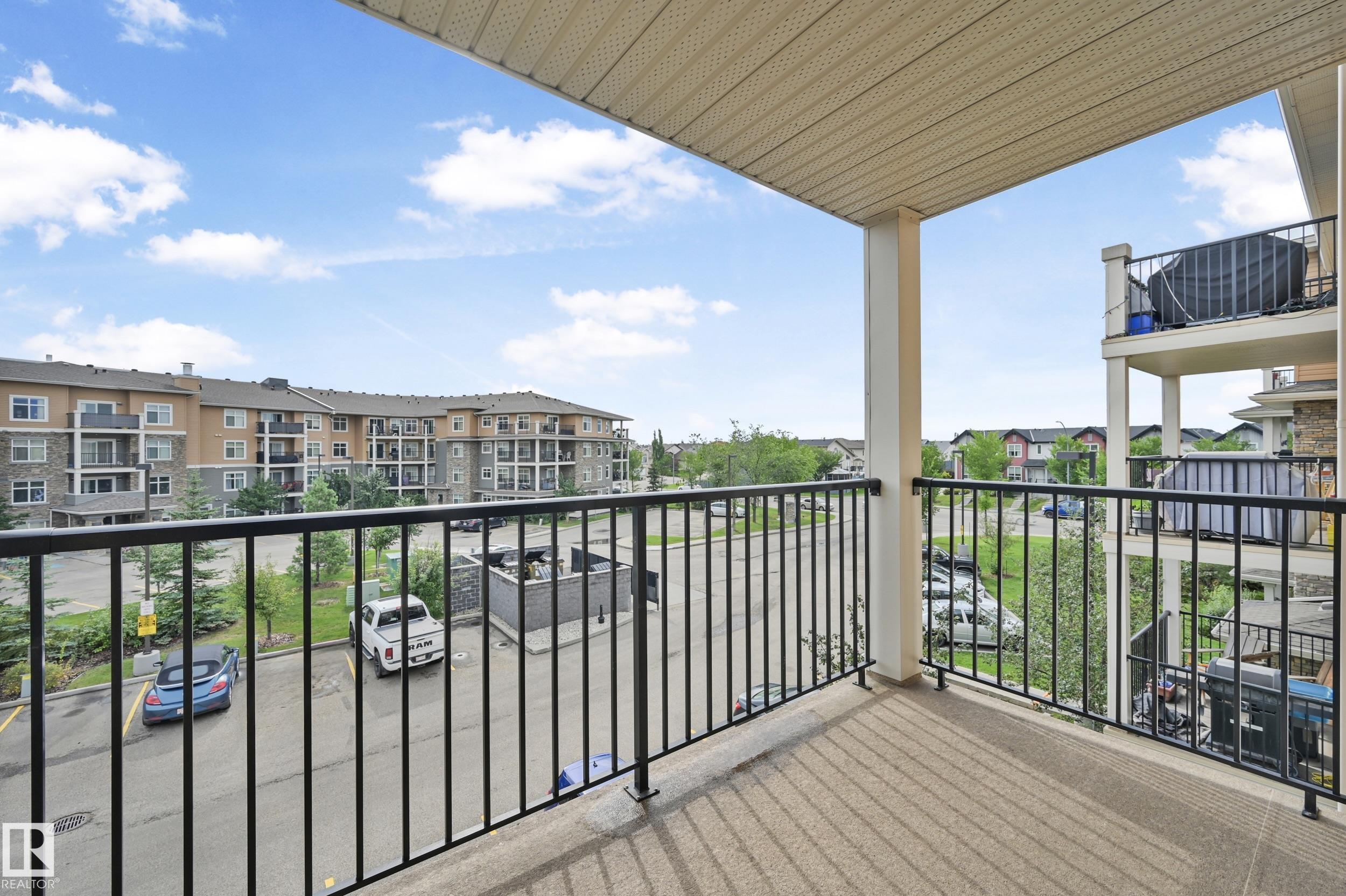 6076 Schonsee Way #335, Edmonton, AB T5Z 0K8