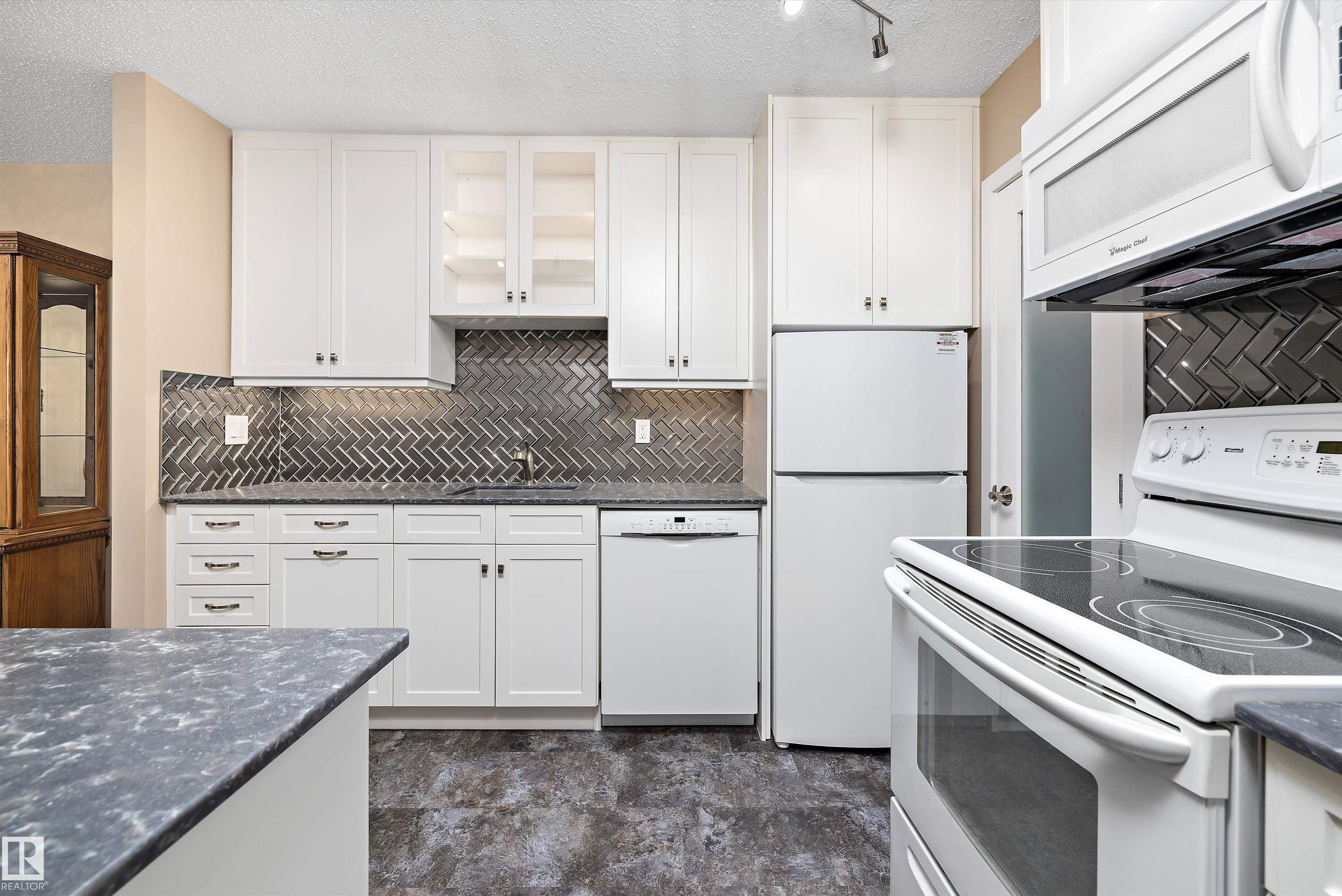 151 Av Nw Unit 2326 Ave, Edmonton, AB T5Y 2L1