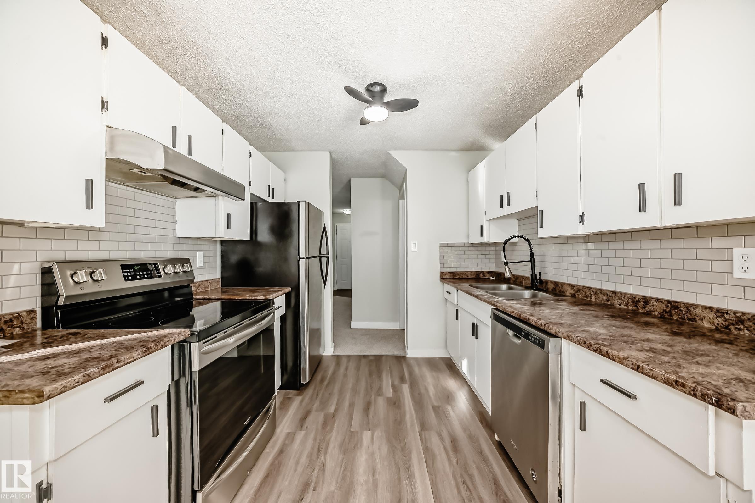1651 46 Street Northwest #unit 17, Edmonton, AB T6L 5H2