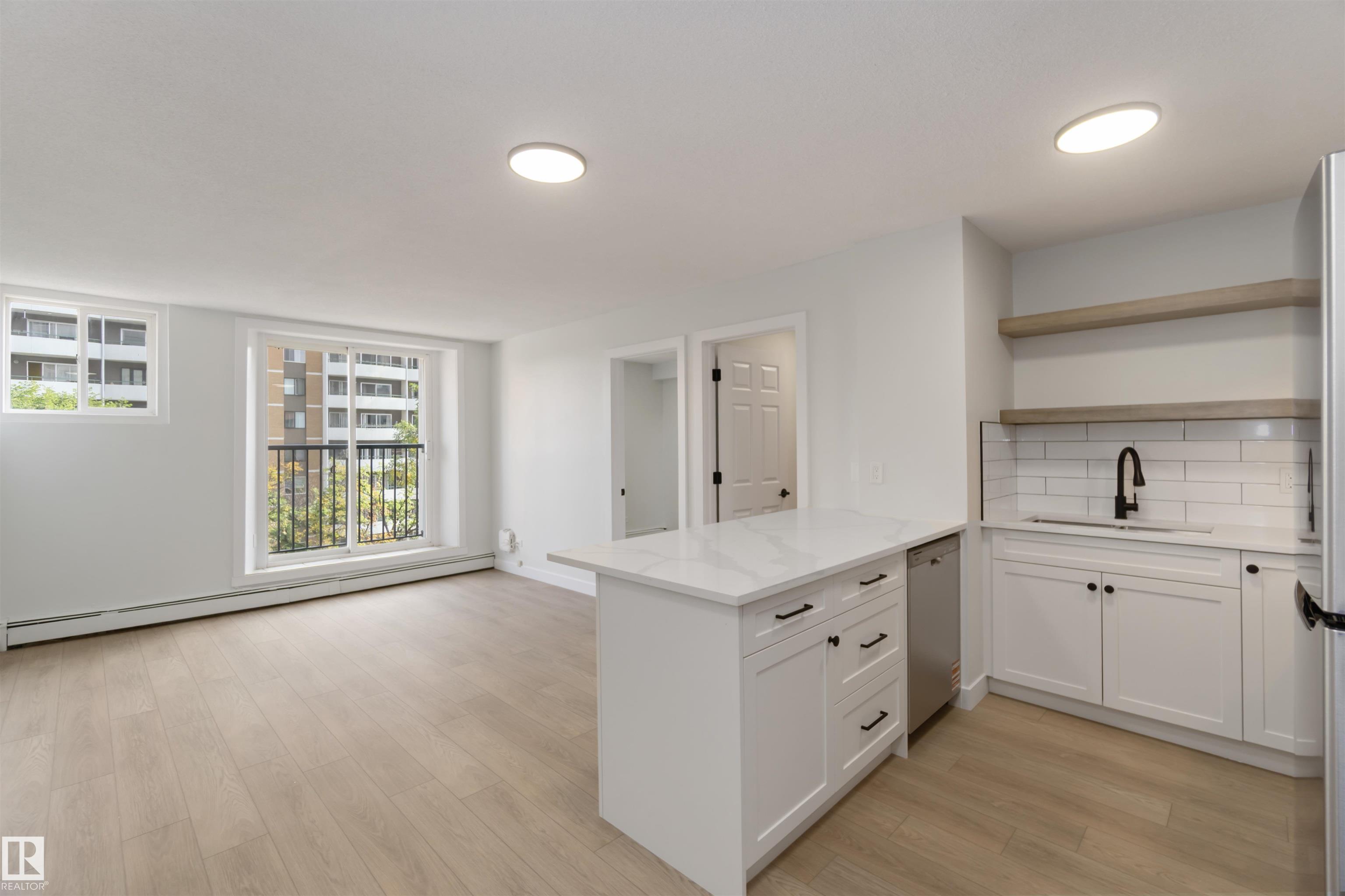 9730 106 Street #405, Edmonton, AB T5K 1B7