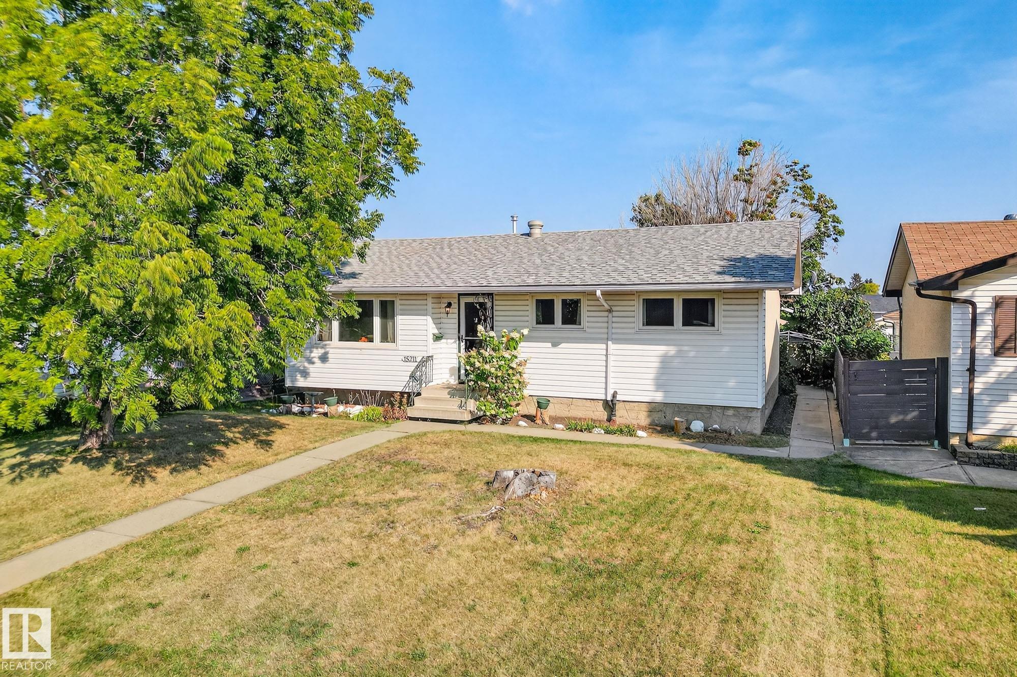 95 St Nw Unit 15211 St, Edmonton, AB T5E 3Z3
