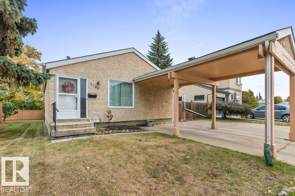 93 Av Nw Unit 5704 Ave #a, Edmonton, AB T6B 2K7