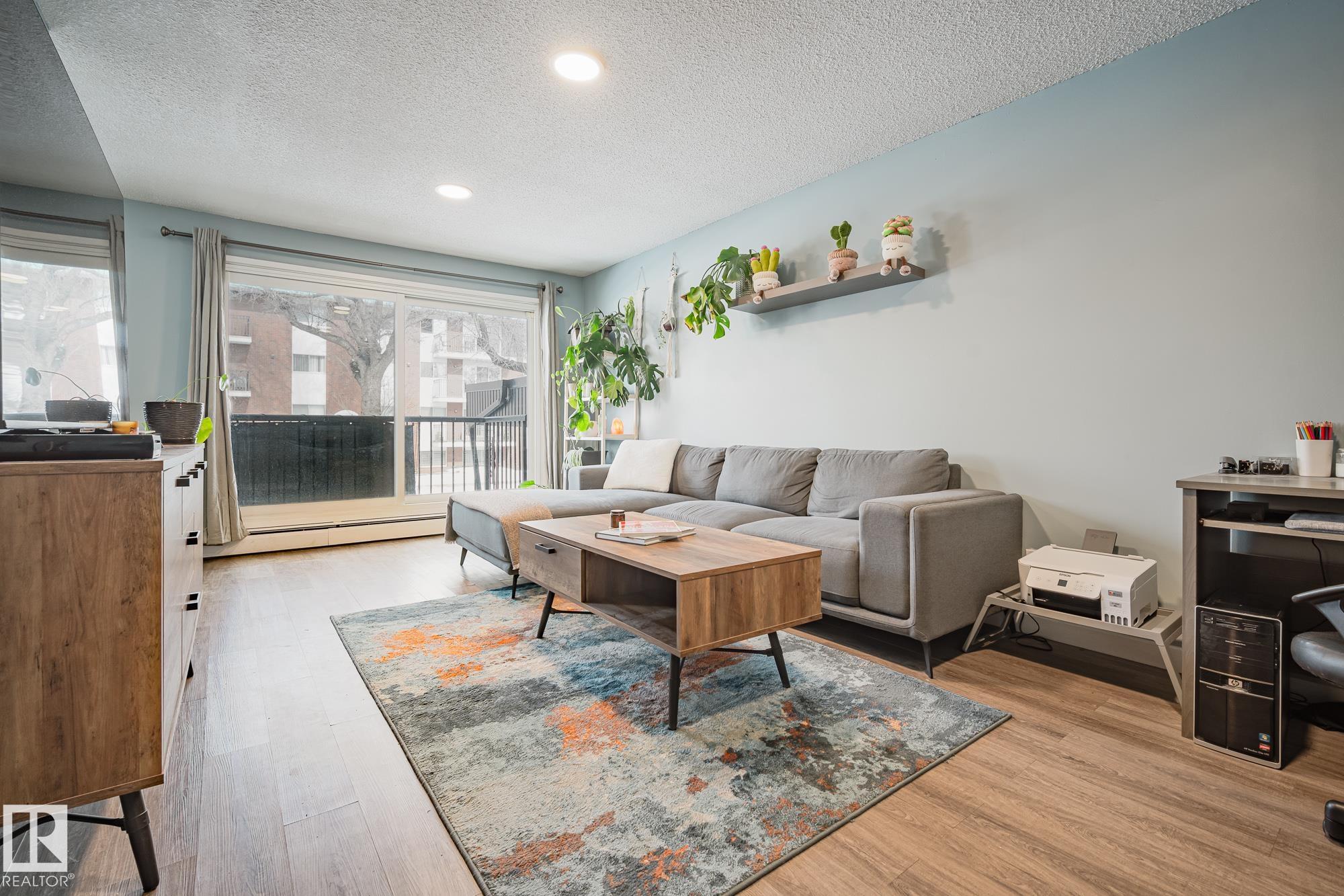 10149 83 Av Nw Unit 207 Ave, Edmonton, AB T6E 2C5