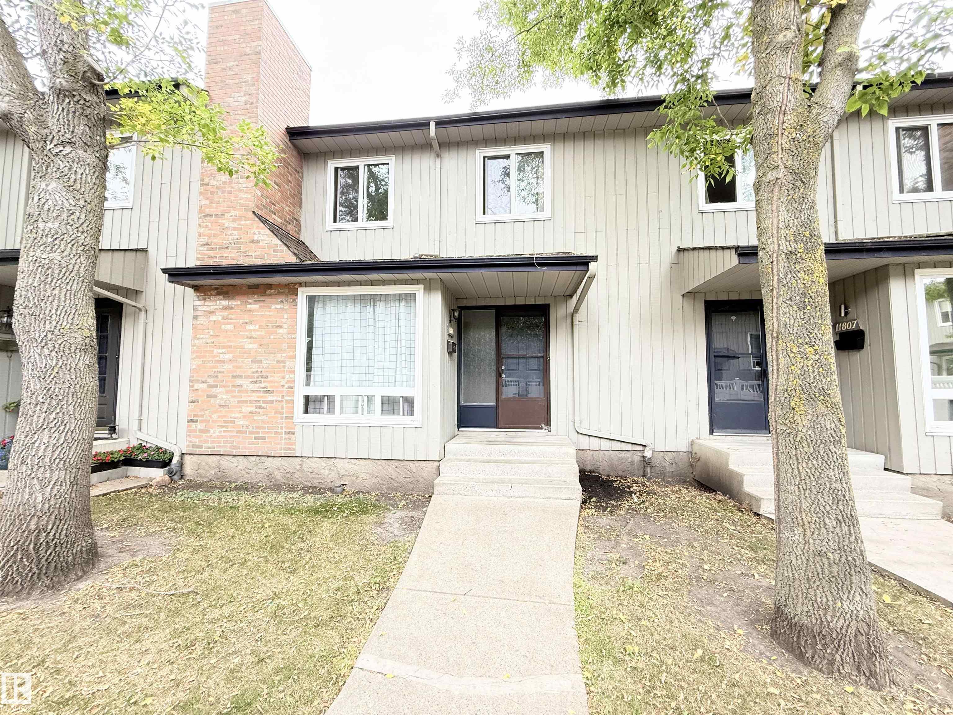32 Av Nw Unit 11805 Ave #a, Edmonton, AB T6J 5K8