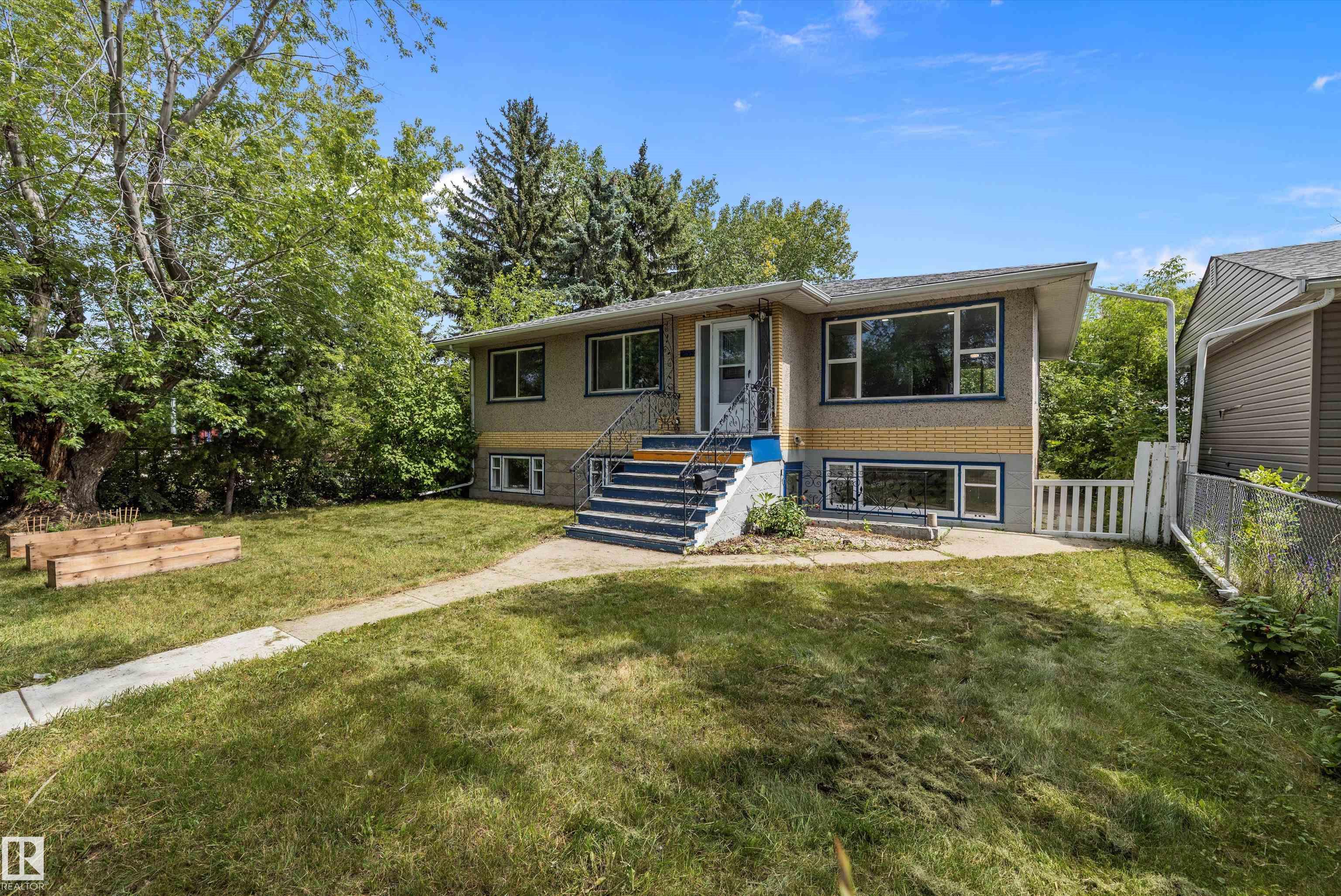 125 St Nw Unit 12827 St, Edmonton, AB T5L 0V1