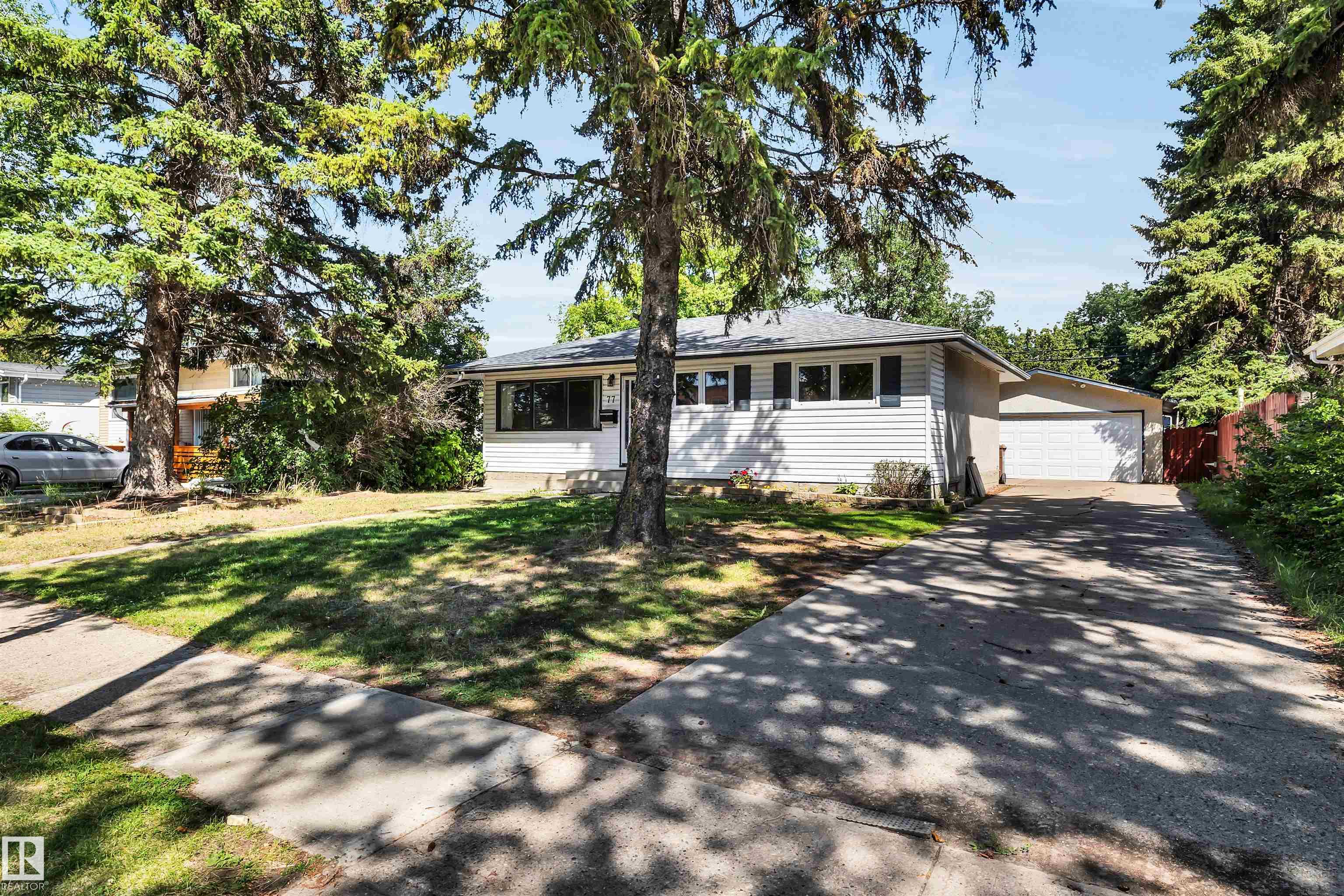 77 Grosvenor Bv Blvd, St. Albert, AB T8N 0X8