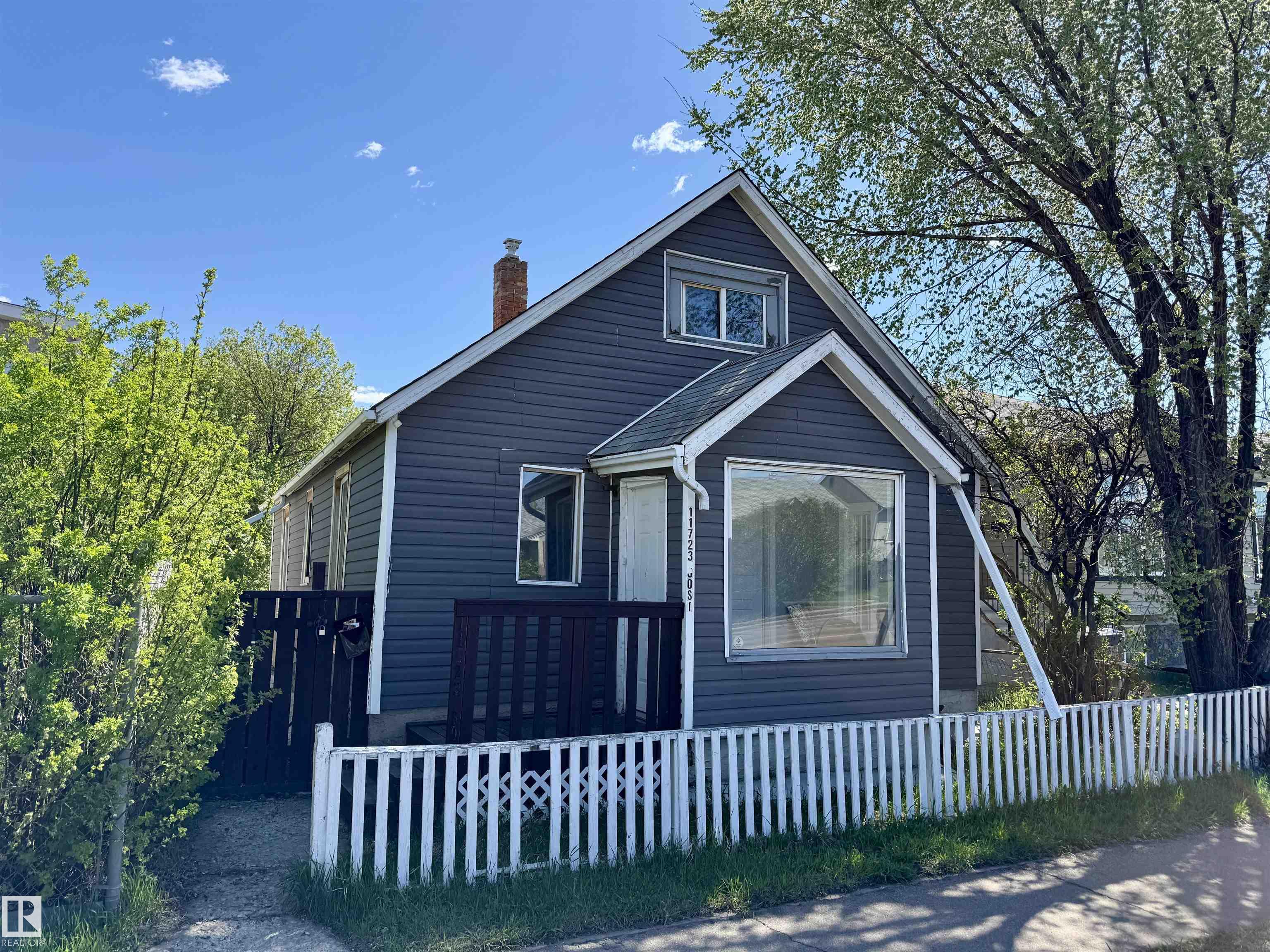 80 St Nw Unit 11723 St, Edmonton, AB T5B 2N4