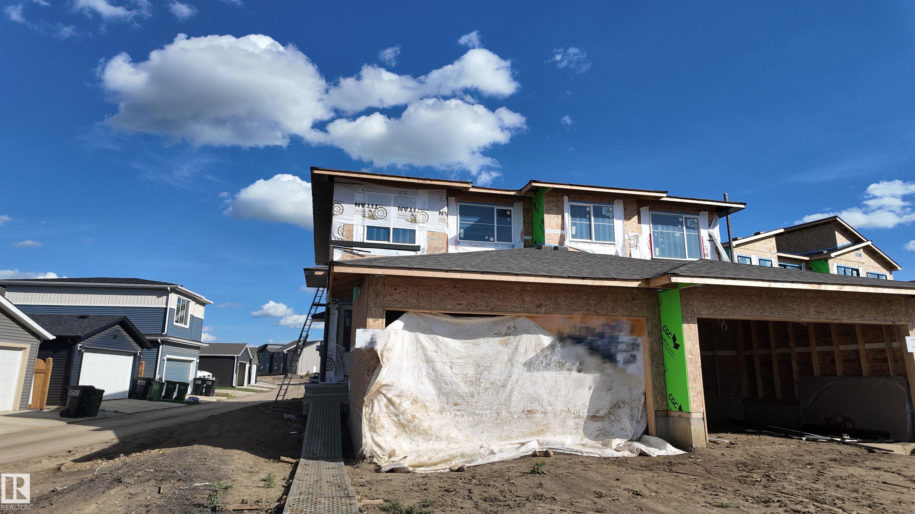 5621 Hawthorn Way SW, Edmonton, AB T4H 1X9