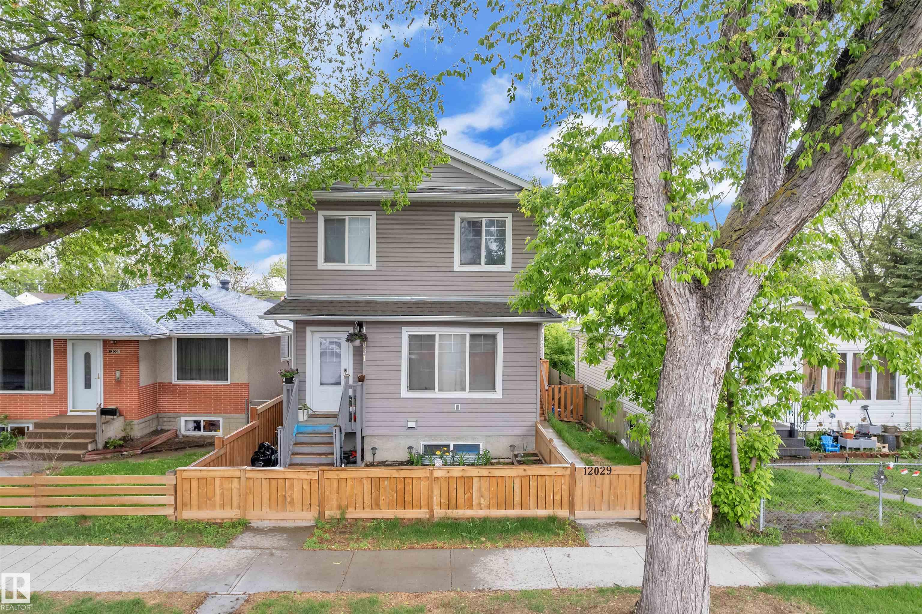 77 St Nw Unit 12029 St, Edmonton, AB T5B 2G6