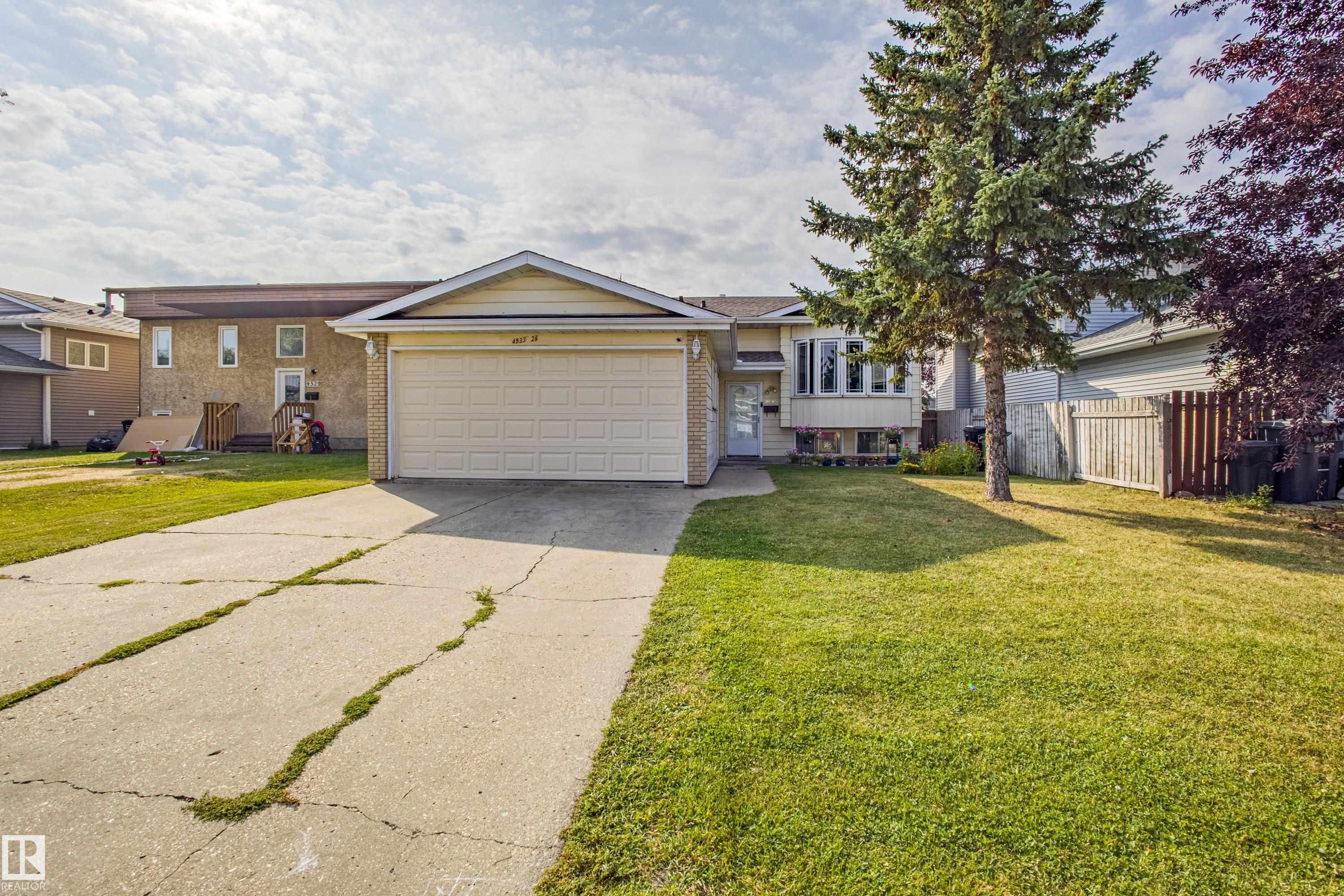 29 Av Nw Unit 4533 Ave, Edmonton, AB T6L 4W6