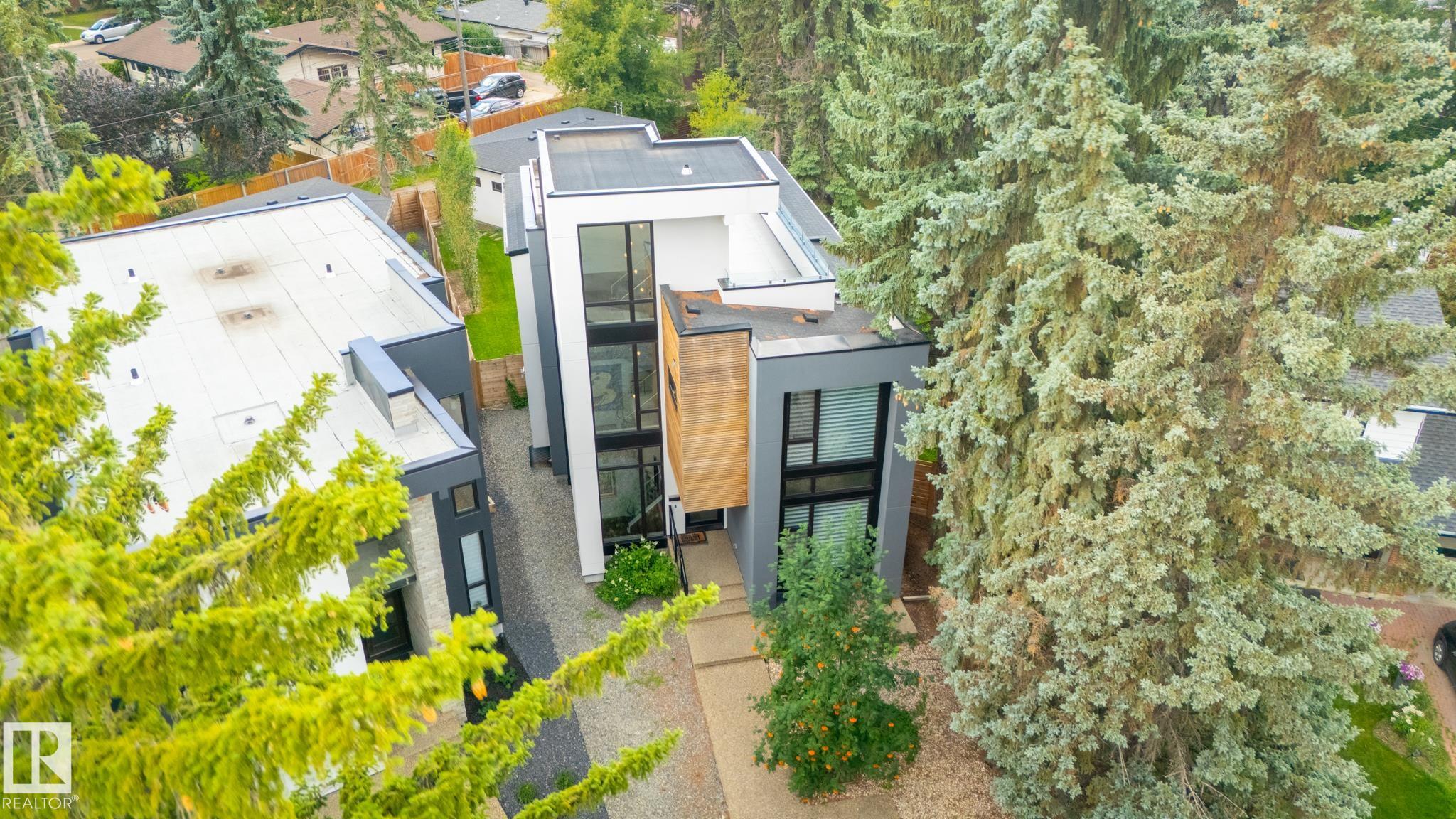 91 Av Nw Unit 14027 Ave #a, Edmonton, AB T5R 5A8