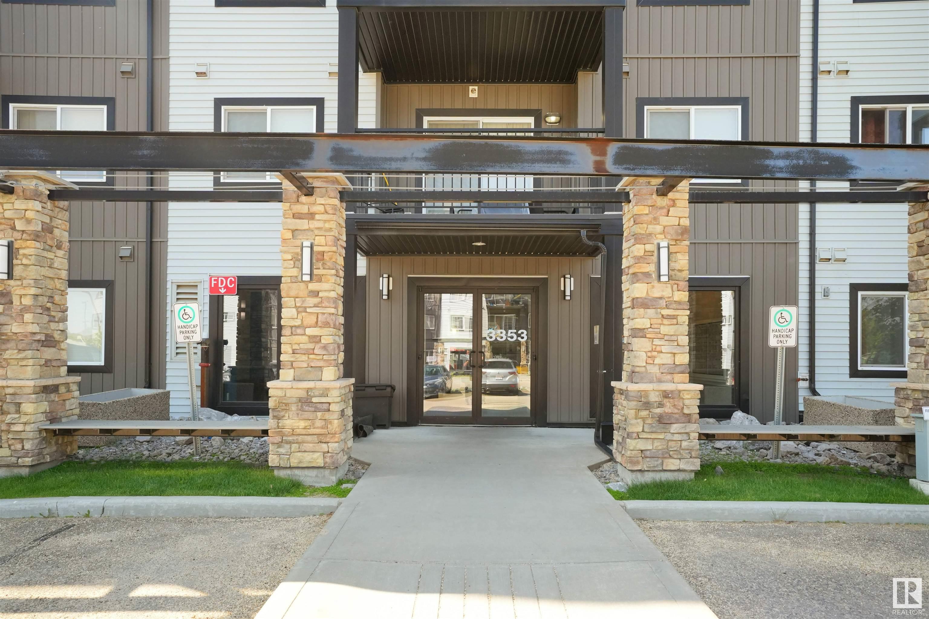 3353 16a Avenue Northwest #102, Edmonton, AB T6T 0V4