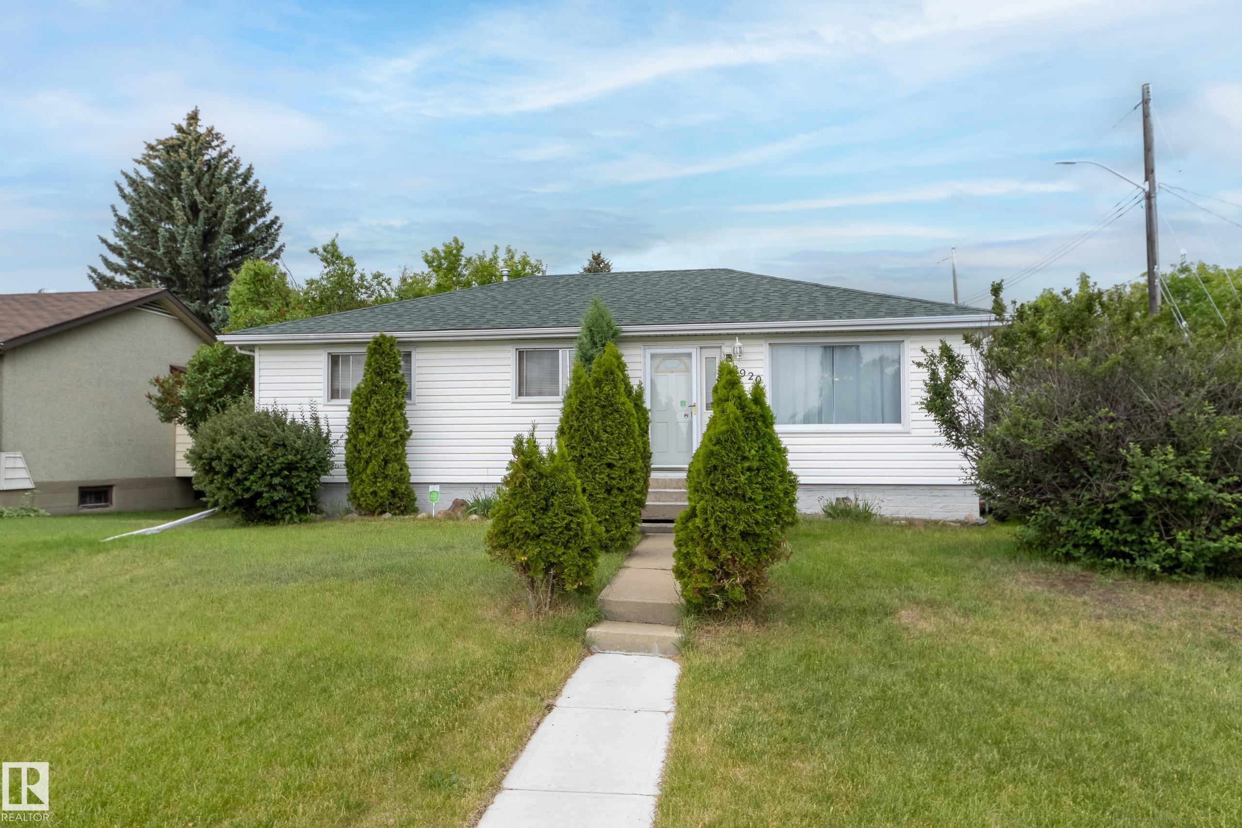 93 St Nw Unit 12920 St, Edmonton, AB T5E 3T2