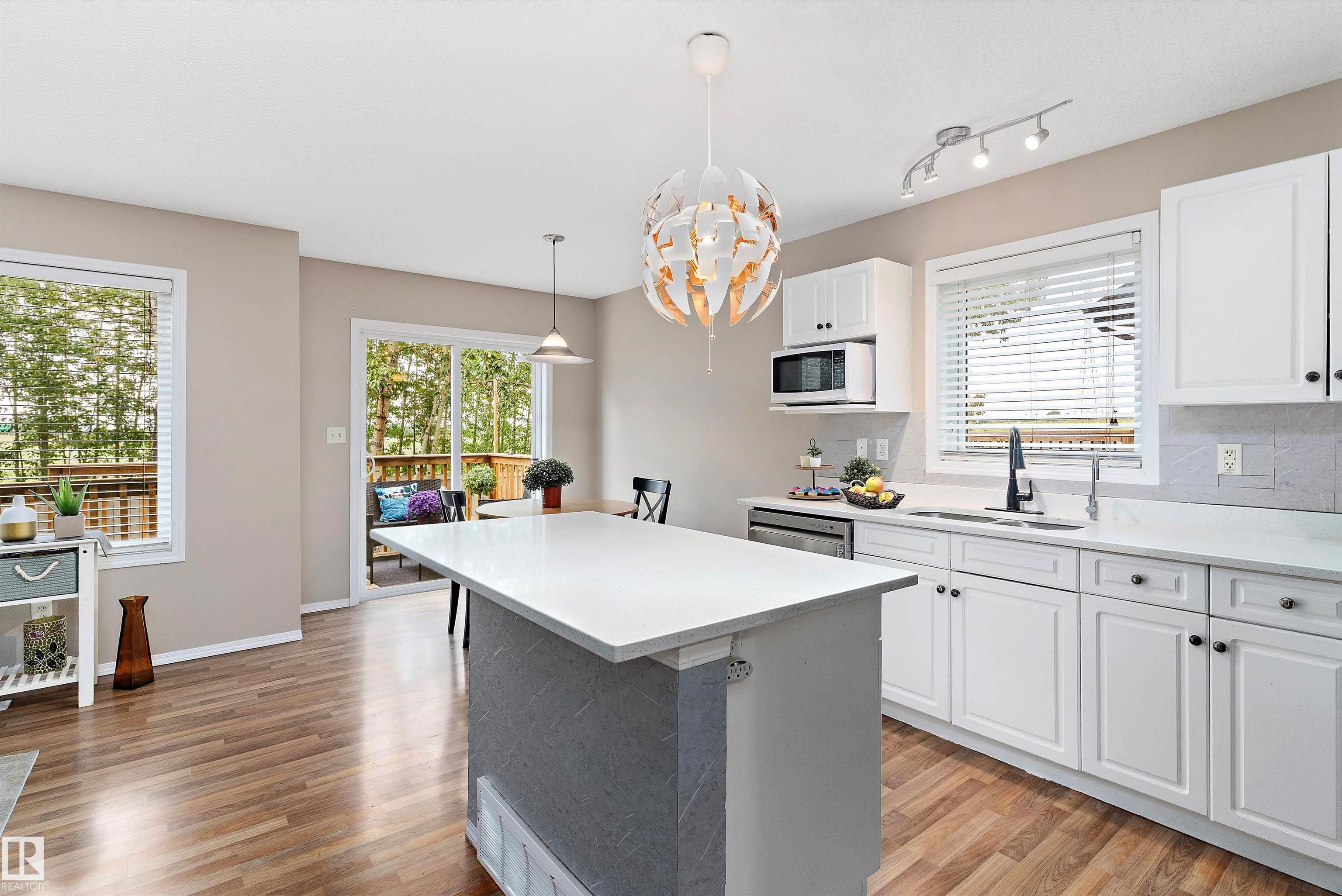 1 Av Sw Unit 6232 Ave #a, Edmonton, AB T6X 0C1