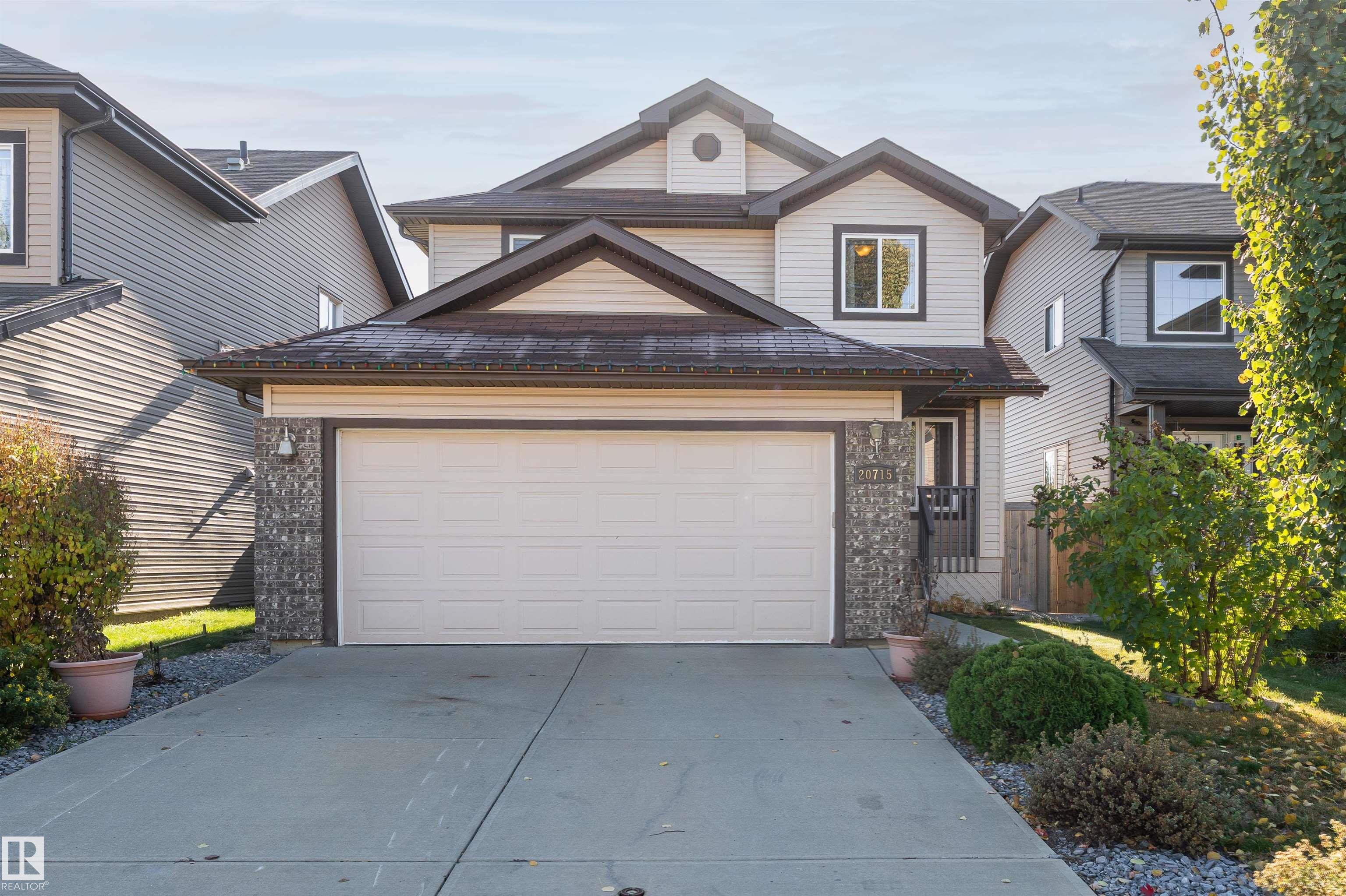 94 Av Nw Unit 20715 Ave, Edmonton, AB T5T 4B8