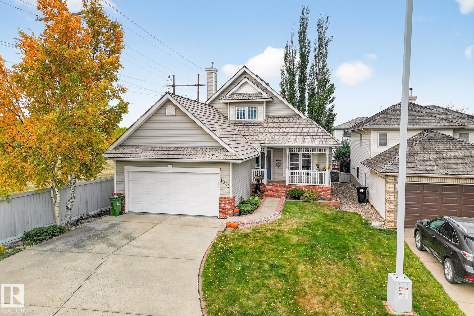 1085 Carter Crest Rd NW, Edmonton, AB T6R 2N2