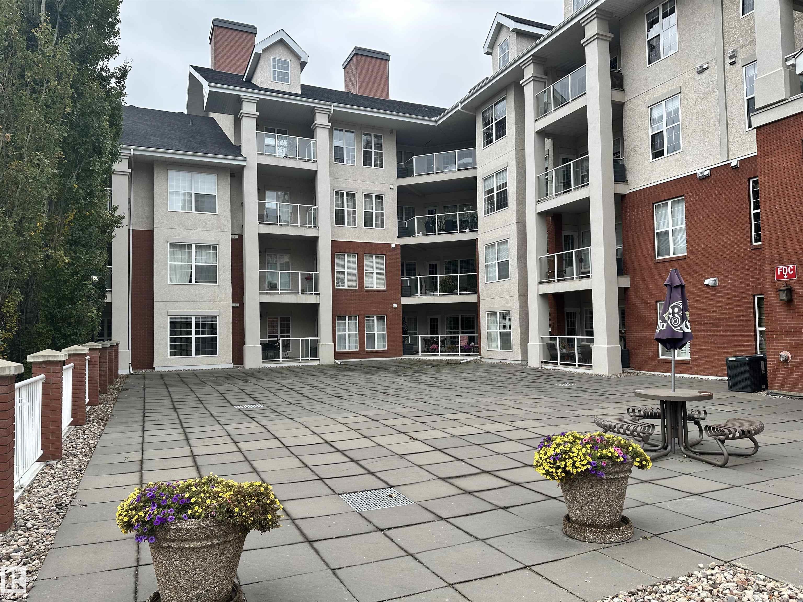 45 Inglewood Drive #unit 325, St. Albert, AB T8B 0B6