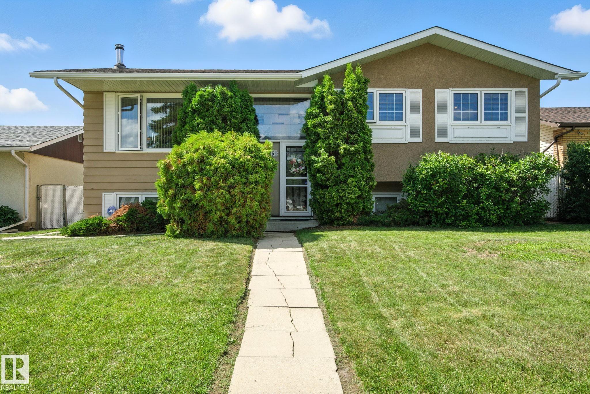 81 St Nw Unit 14936 St, Edmonton, AB T5C 1P5