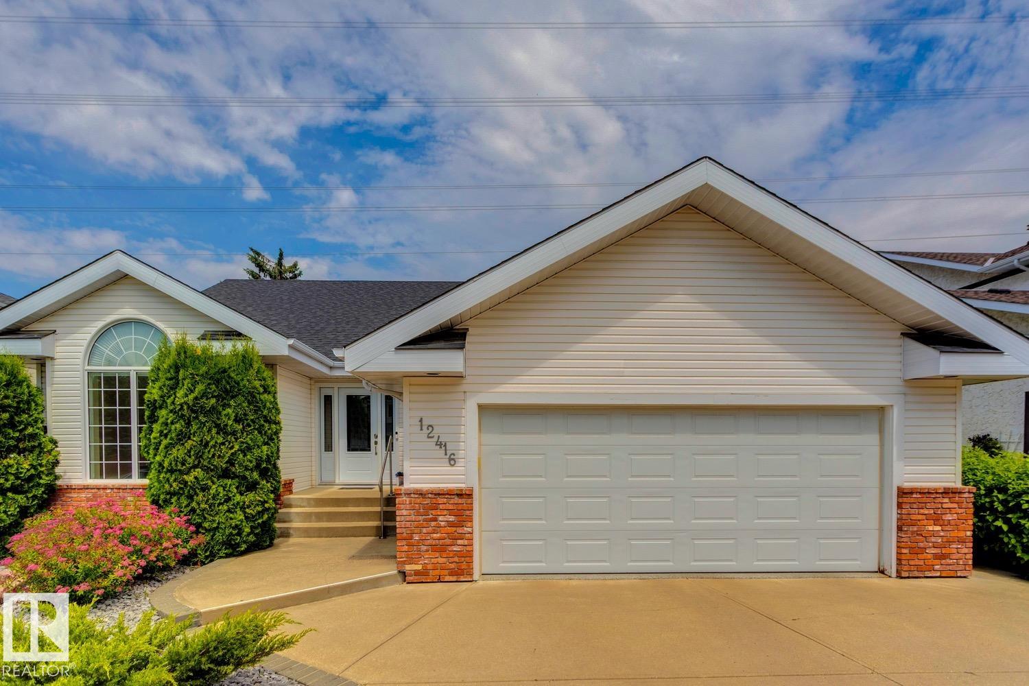 29 Av Nw Unit 12416 Ave #a, Edmonton, AB T6J 6C6