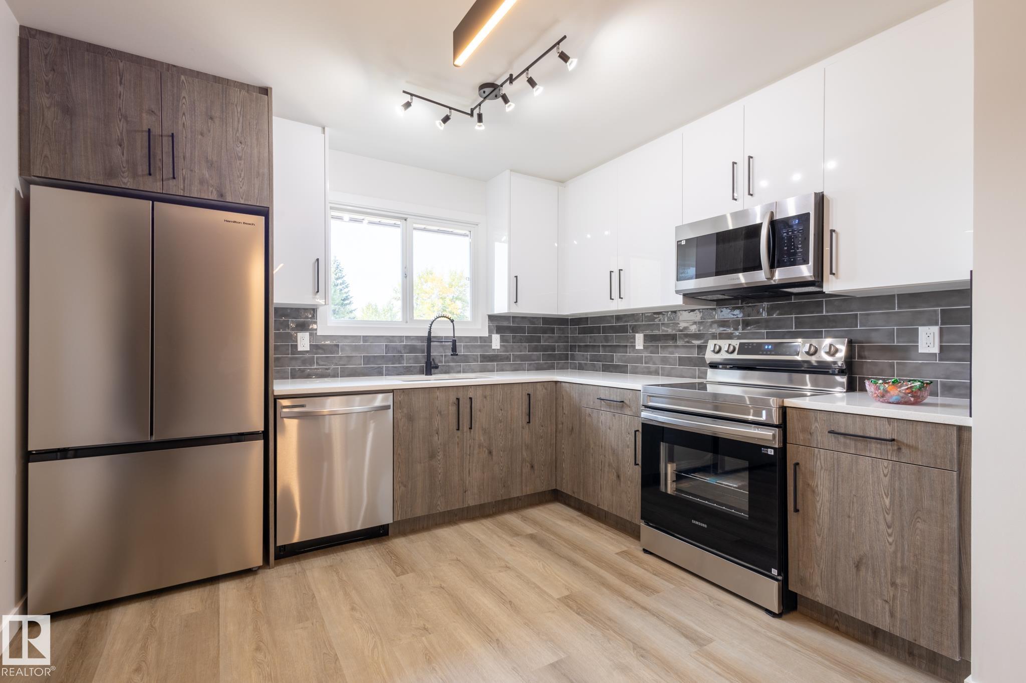 25 St Nw Unit 14618 St, Edmonton, AB T5Y 1X4