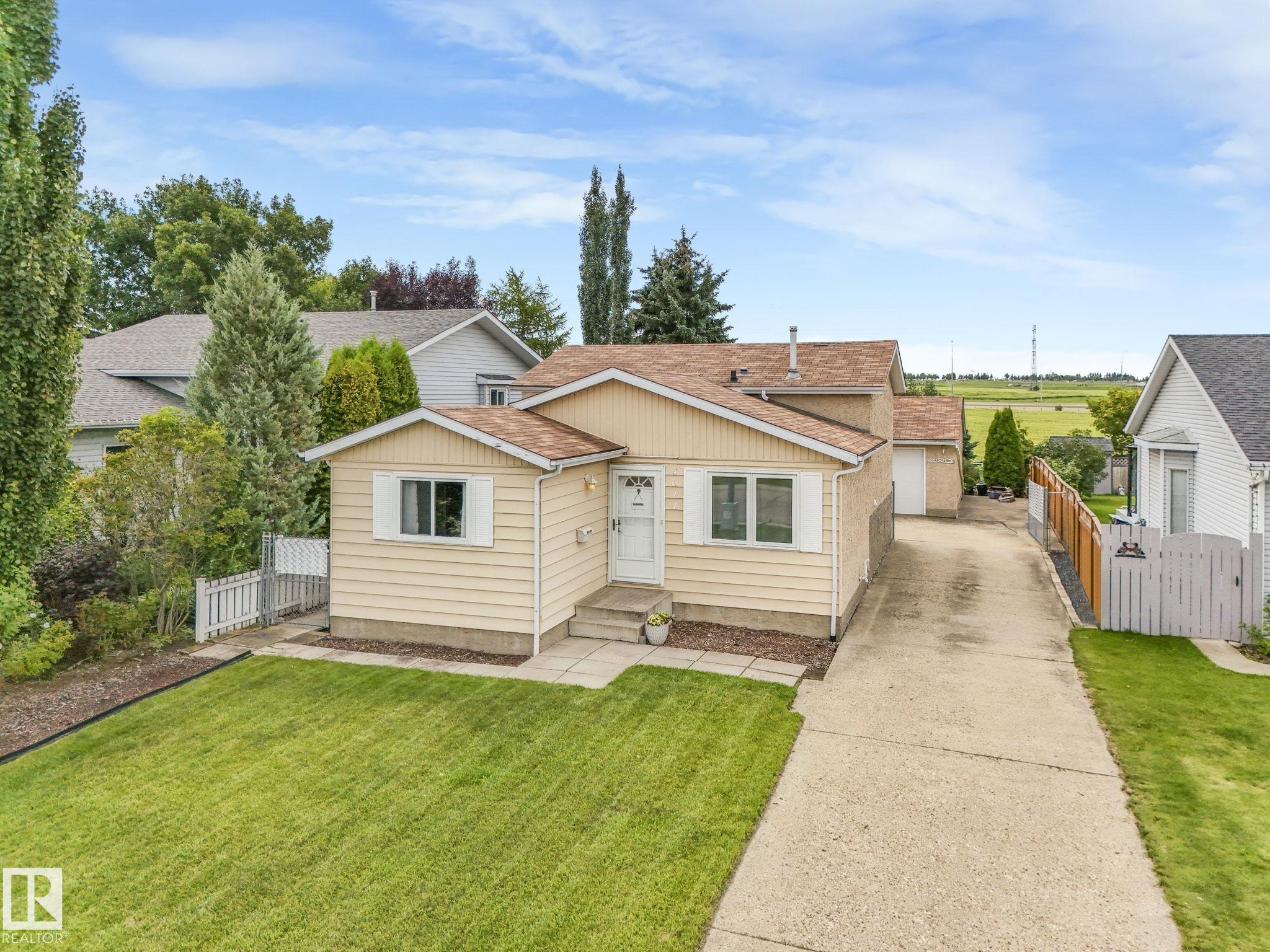 10 Av Nw Unit 4611 Ave, Edmonton, AB T6L 4S2
