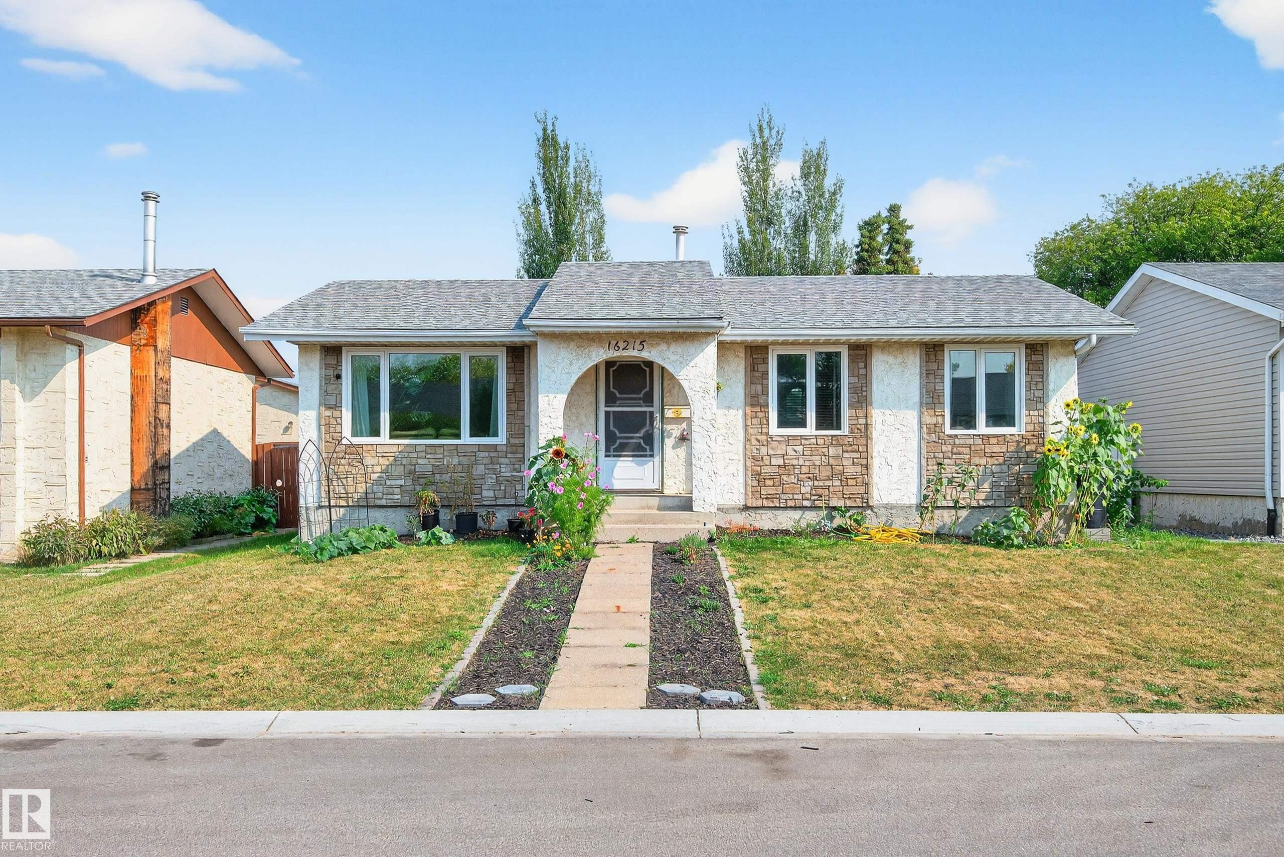 102 St Nw Unit 16215 St, Edmonton, AB T5X 2G8
