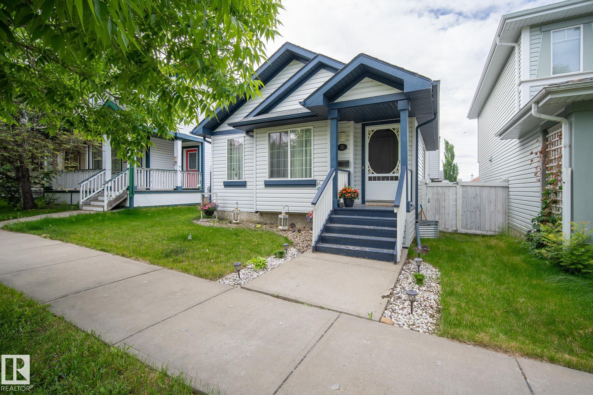 3021 Trelle Cr Cres NW, Edmonton, AB T6R 3M8