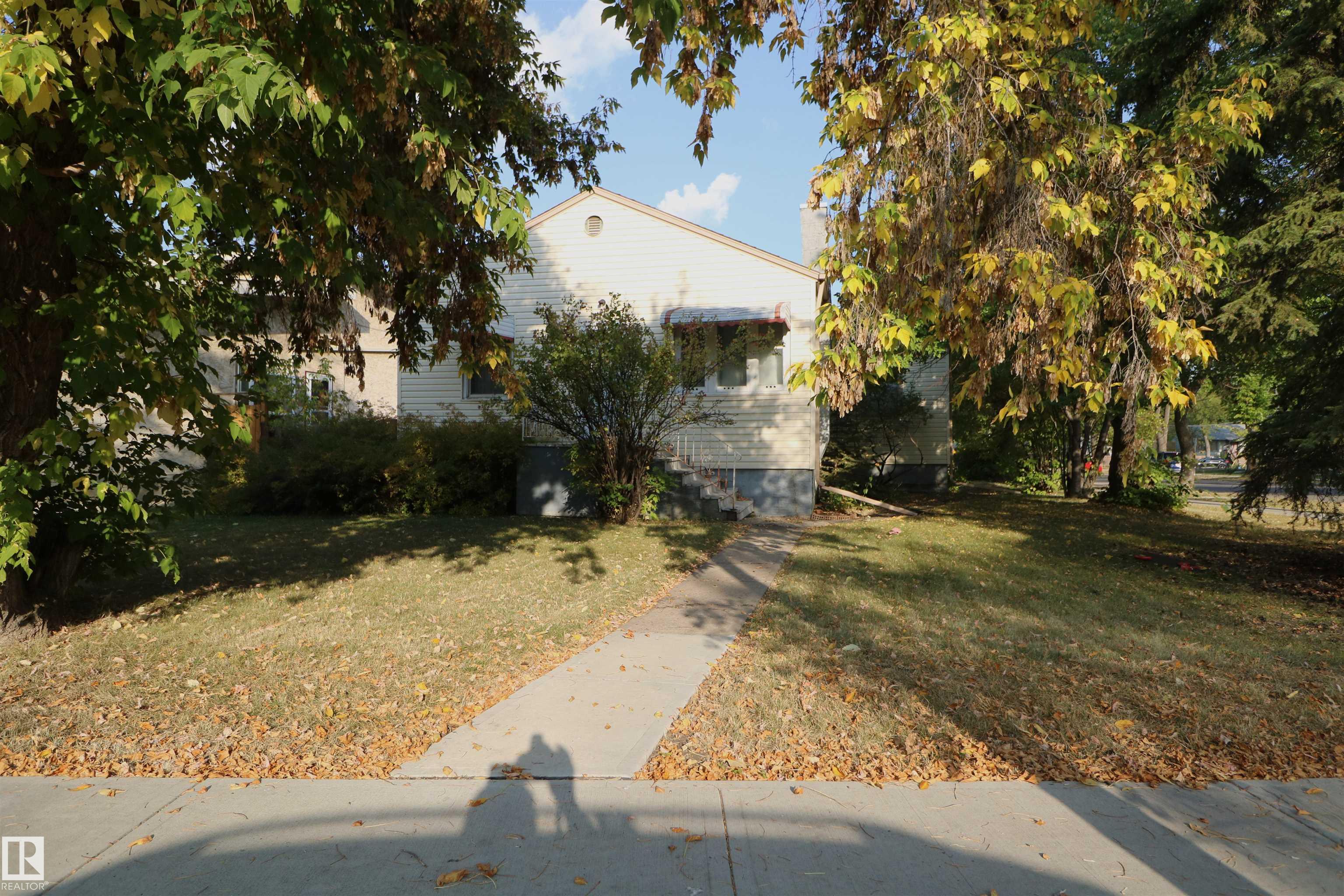11303 St Albert Tr Trl NW, Edmonton, AB T5M 3L2