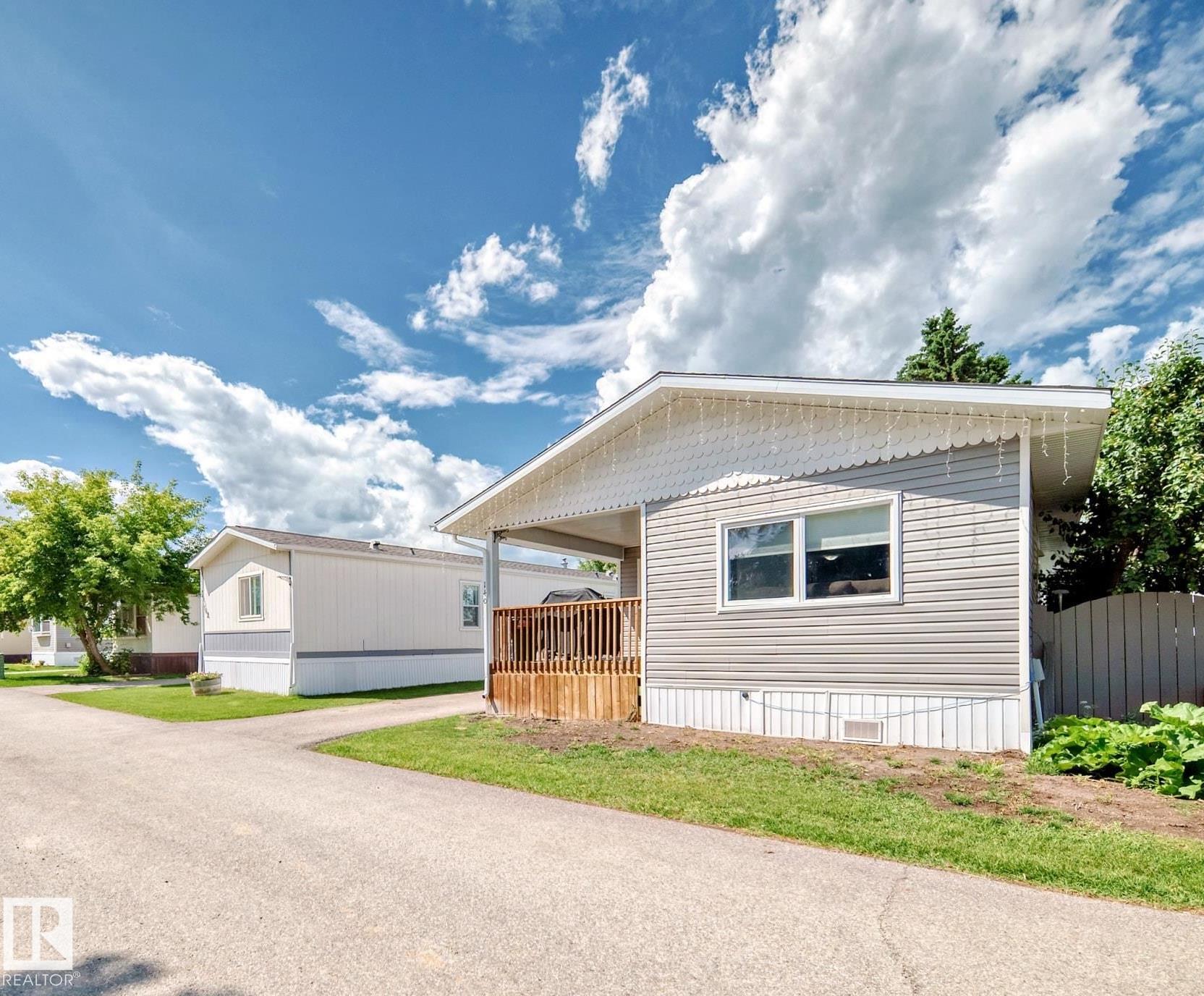 140 W View Cr Cres NW, Edmonton, AB T5S 1T5