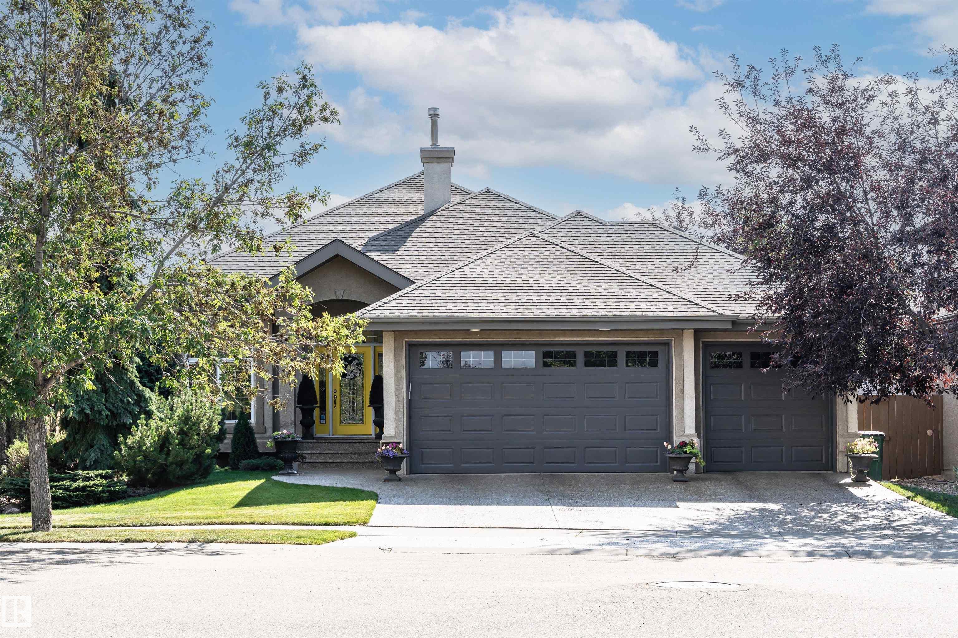 1203 Hollands Cl Close NW, Edmonton, AB T6R 3L2