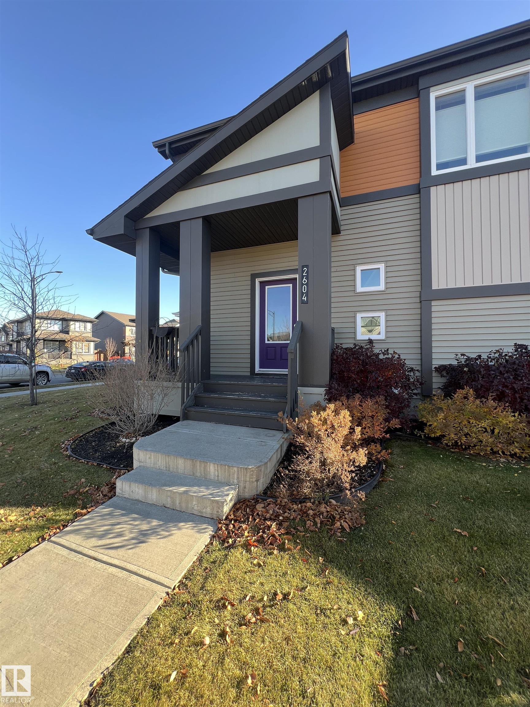 2604 Price Cm Cmn SW, Edmonton, AB T6W 3P9